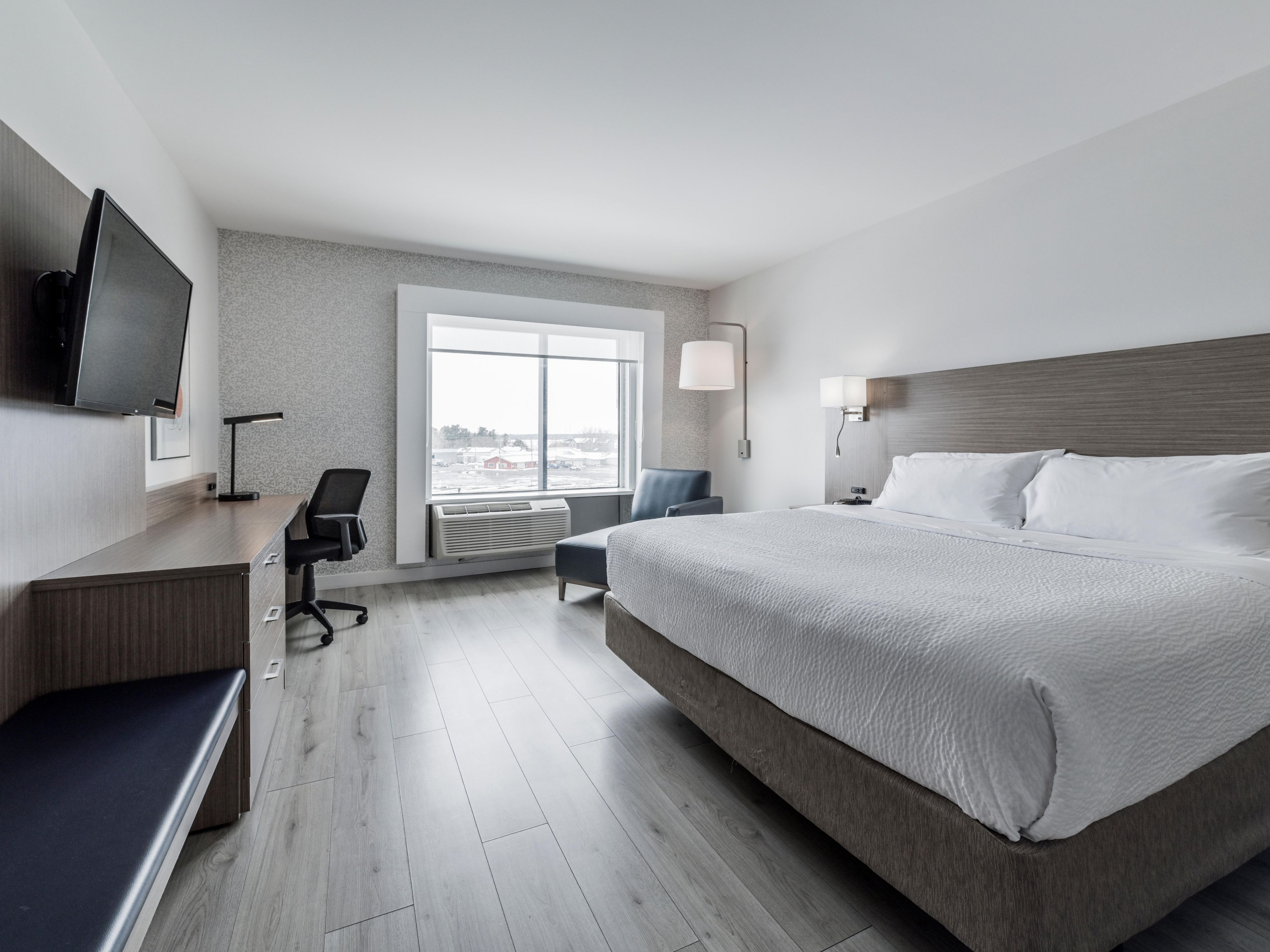 1 King Standard High Floor