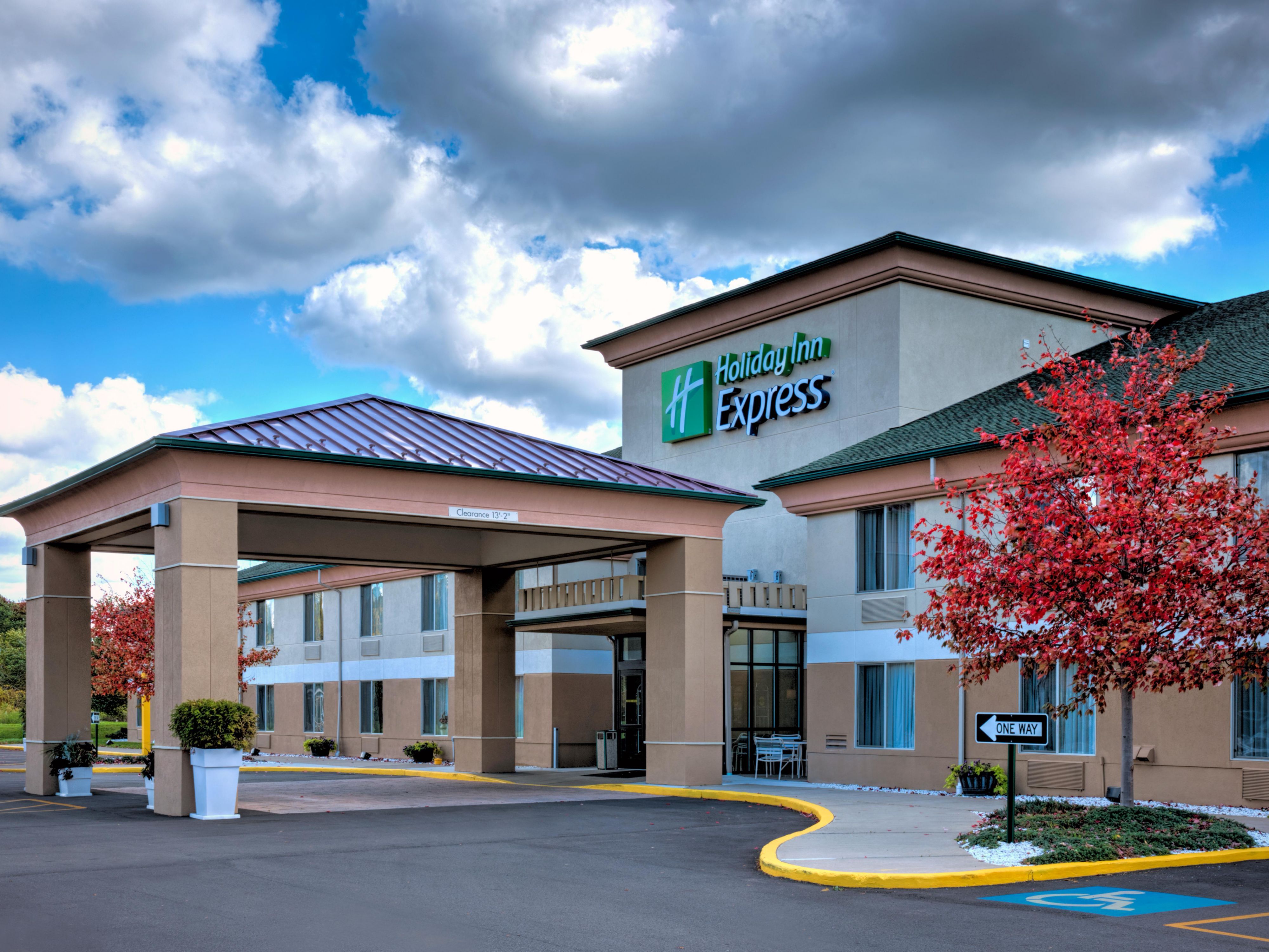 Welcome to the the Holiday Inn Express & Suite Salamanca!