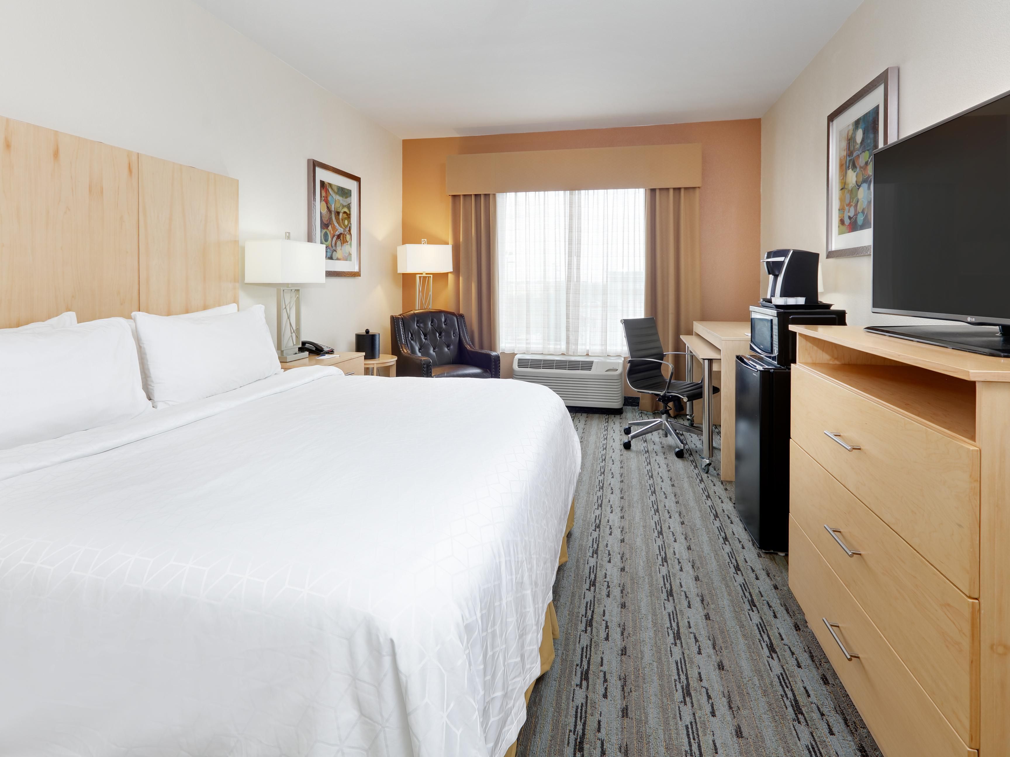 Experience comfort in our relaxing King Leisure Non-smoking room.