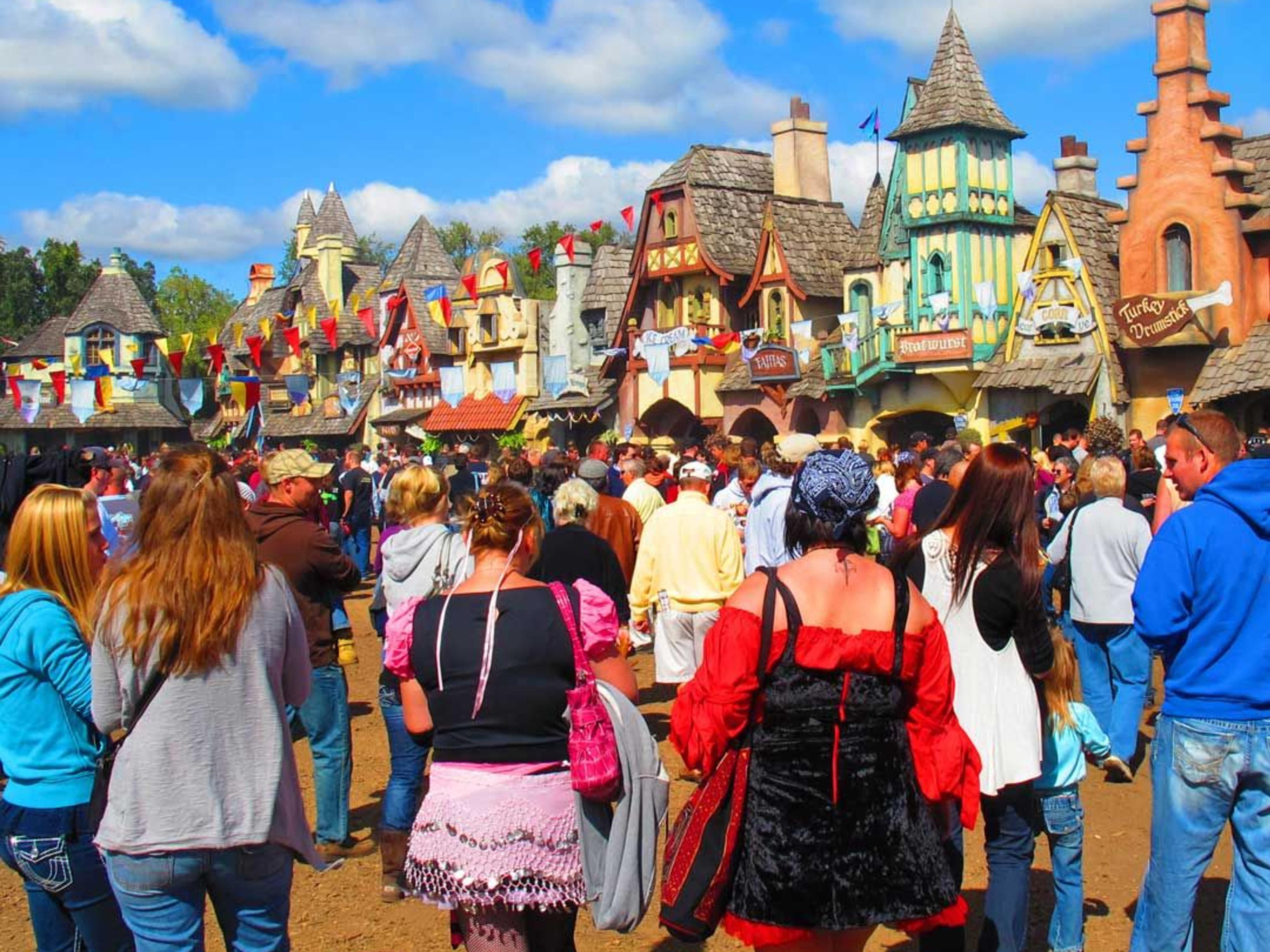 King Henry and his royal court invite one and all to his 16th Century European village featuring 16 stages of exciting entertainment. Over 250 artisans fill the Festival marketplace to display and sell their handcrafted wares for a truly unique shopping experience. Patrons can interact with hundreds of memorable characters.