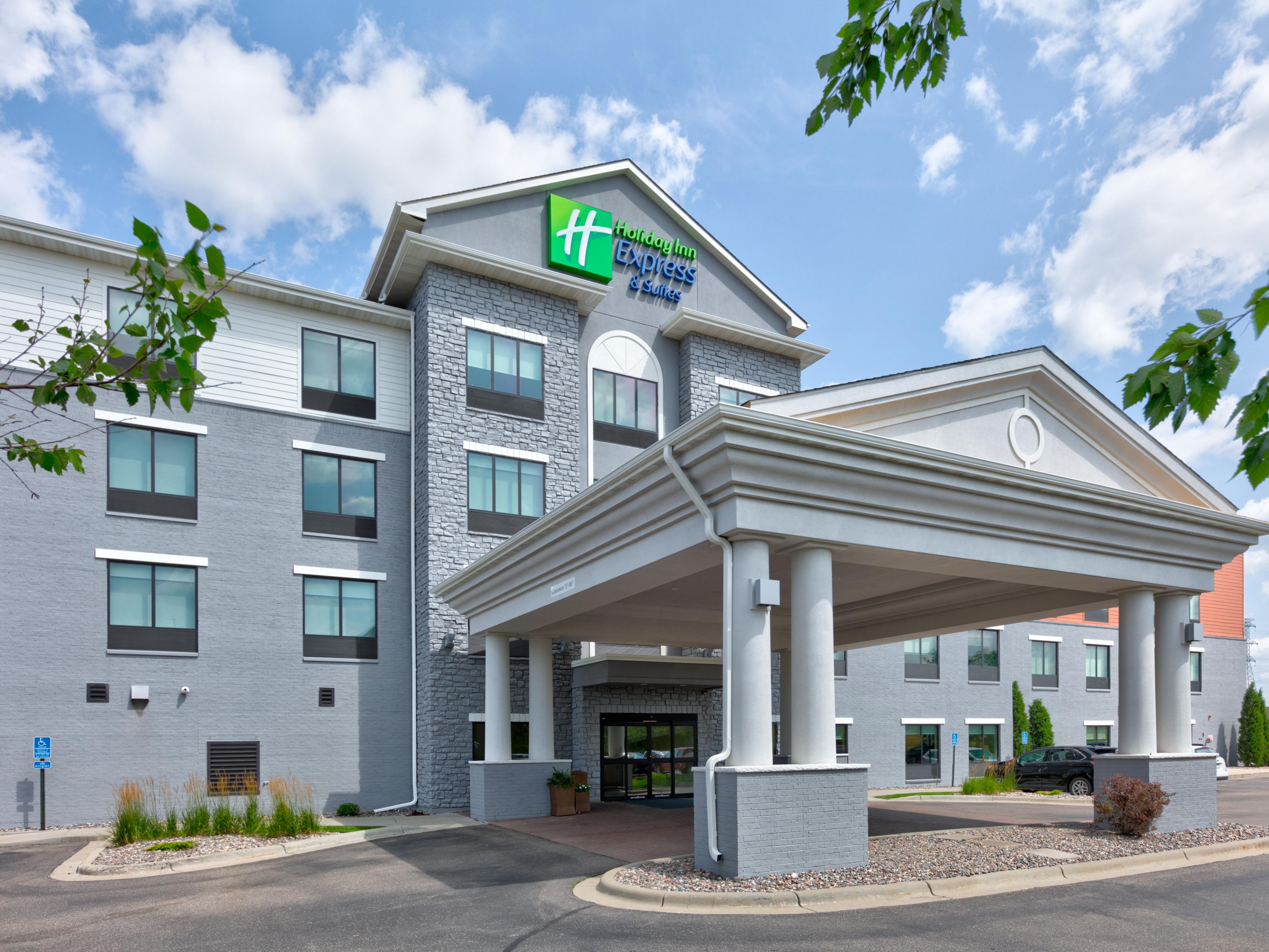 Welcome to the Holiday Inn Express and Suites, Shakopee, MN