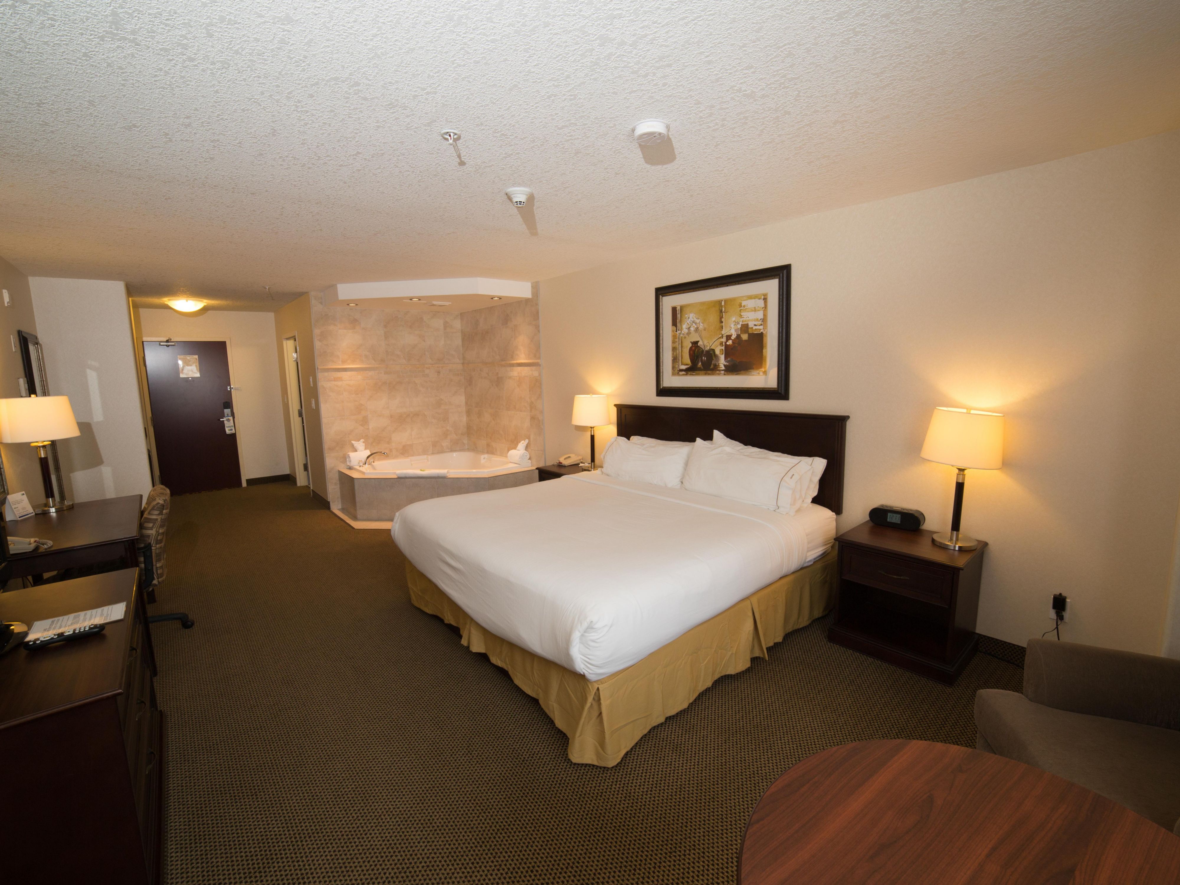 King suite with a jacuzzi tub