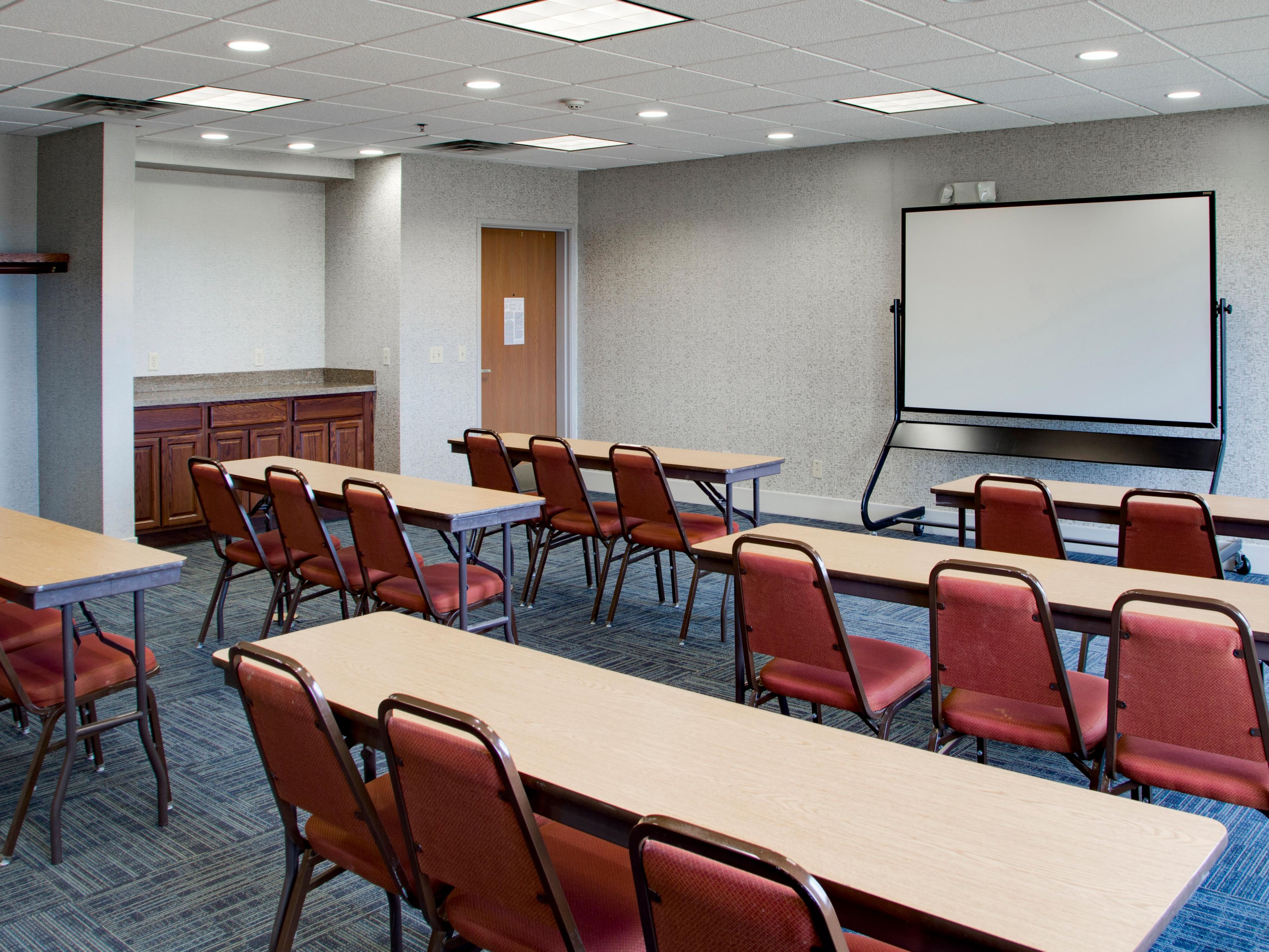 Host a formal business meeting or a unique special occasion in our versatile meeting space. Our hotel offers 625 sq. ft. of space, catering options, and event planning experts. Contact our Sales Office for your next event.
