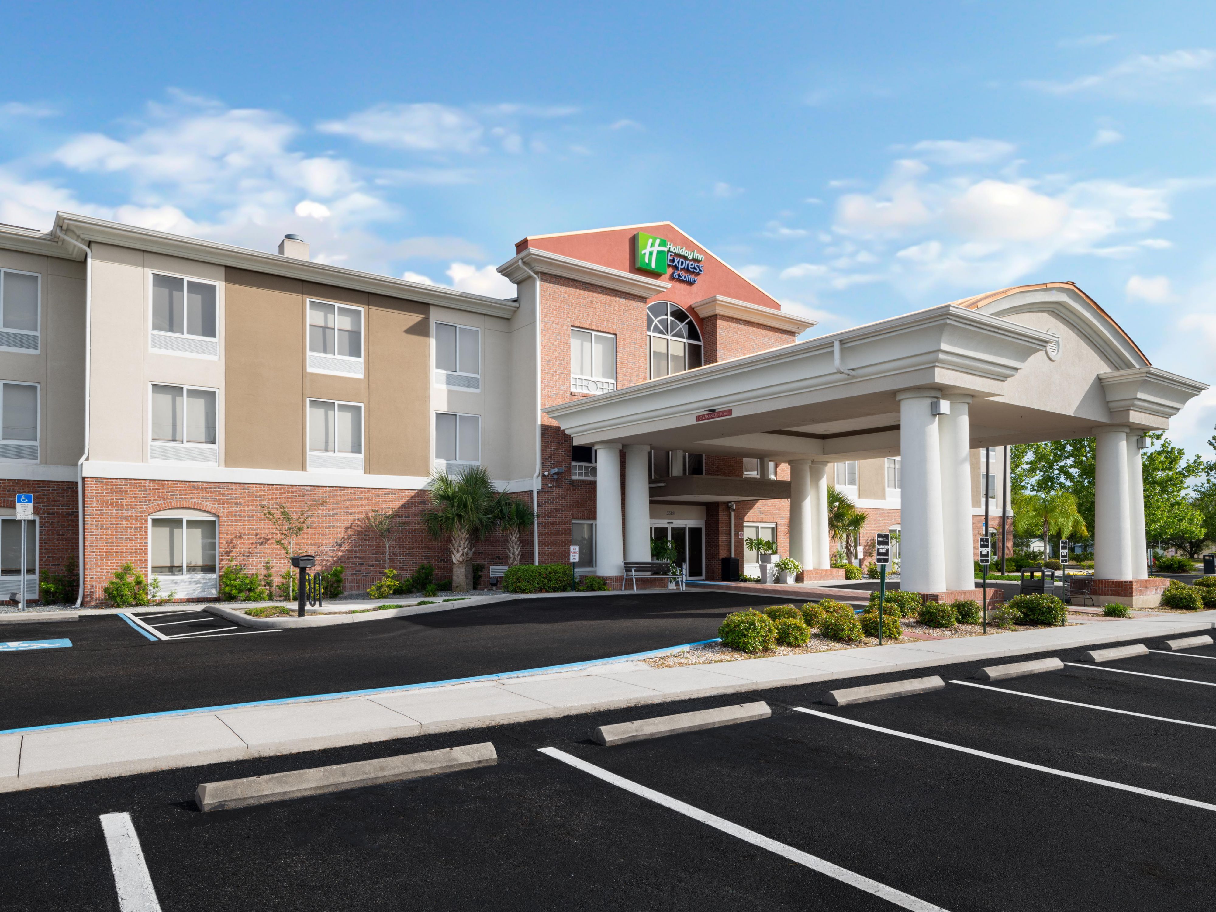 Hotel entrance at Holiday Inn Express & Suites Spring Hill