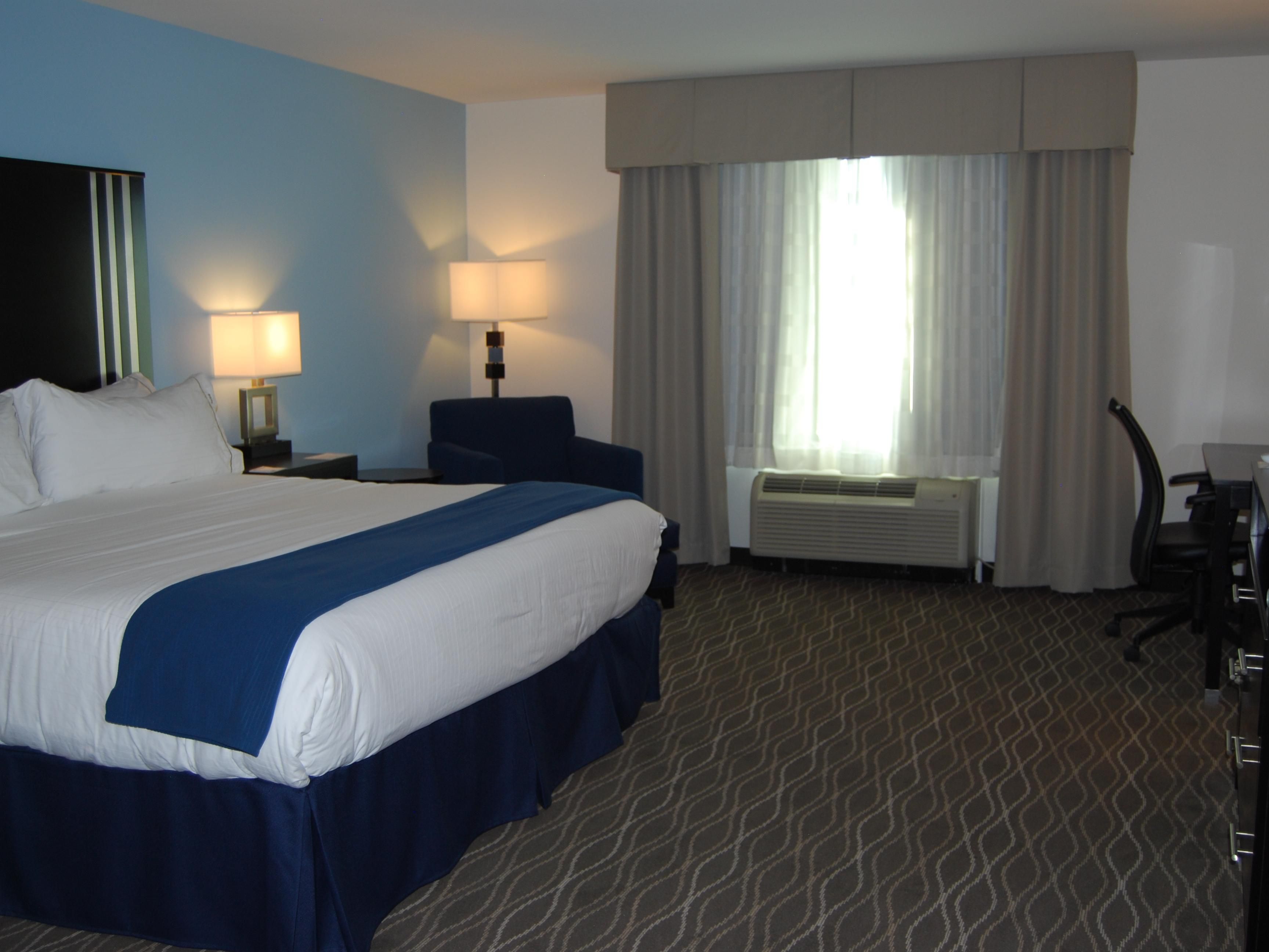 Discover beautifully appointed suites & book your room today!