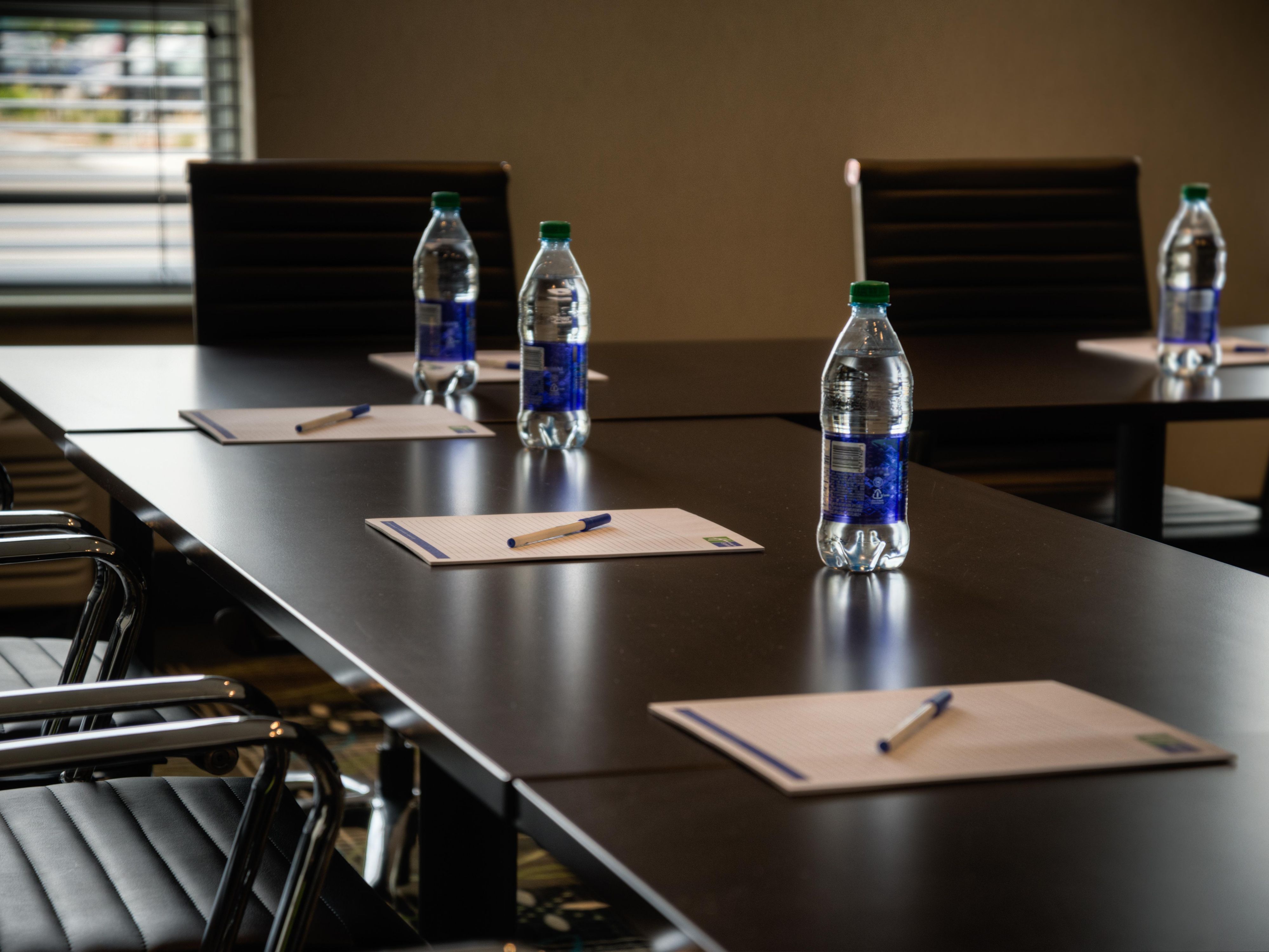 Spruce Grove’s newest meeting & event facility, with over 3200 sq. ft. of fully customizable meeting & event space, with many options available for catering & entertainment services. Our banquet team follows all healthy and safety measures to ensure a safe reliable place to meet! Call us today at 780-571-1101 ext. 503.