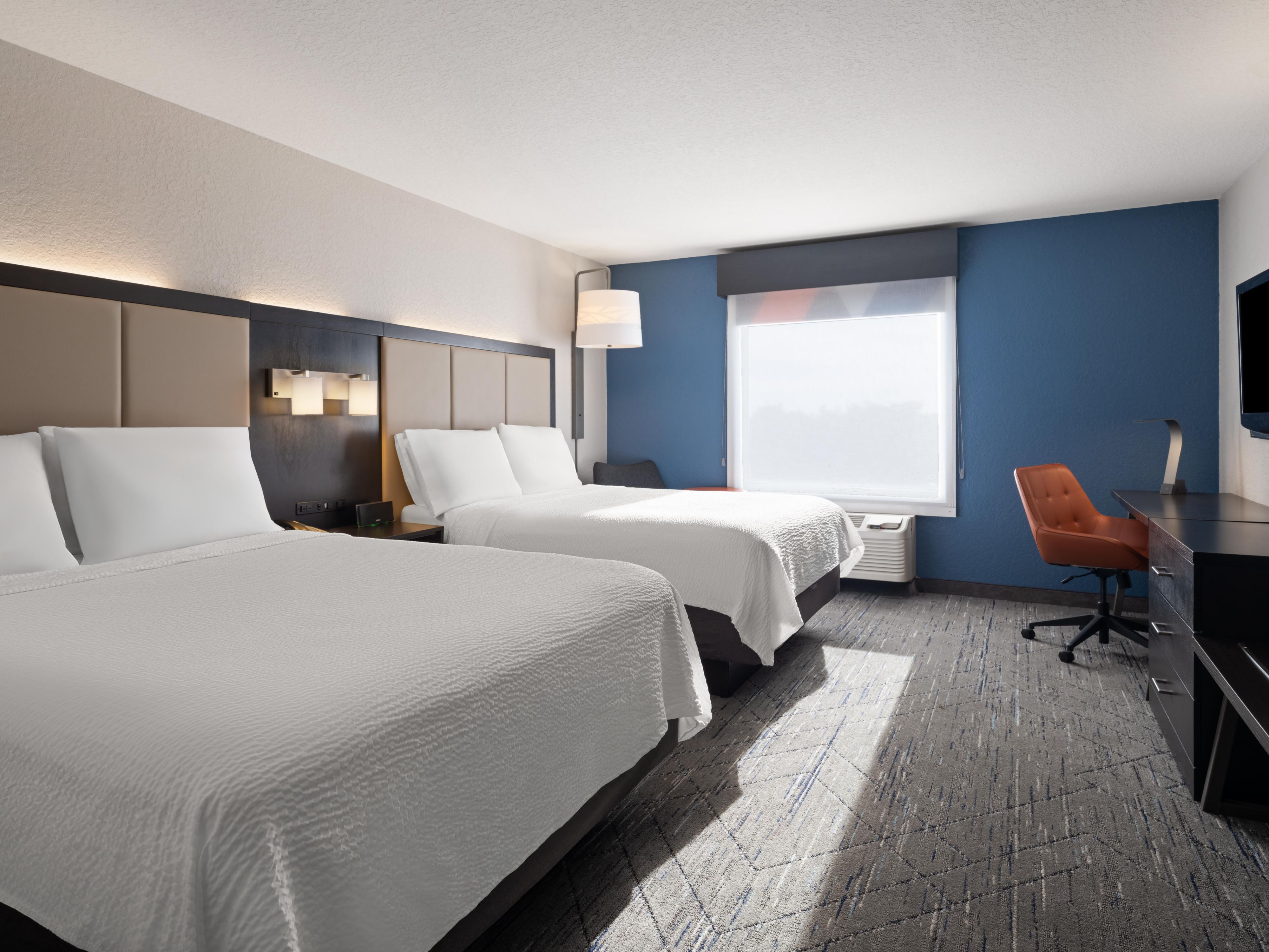 2-Queen Beds Standard Room with Microwave and Refrigerator