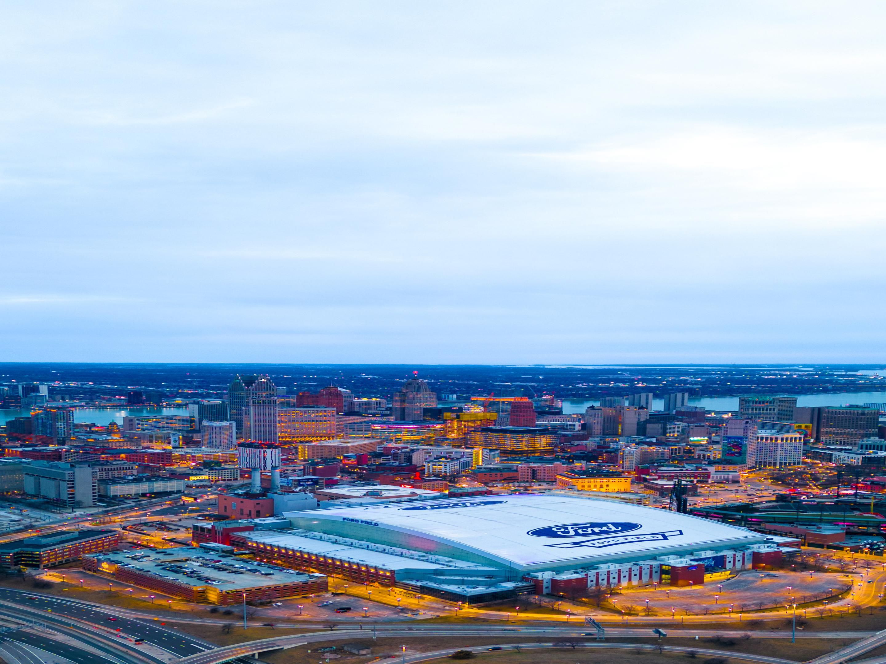 Whether it's hockey, baseball, basketball or football fans love our clean hotel and free breakfast.