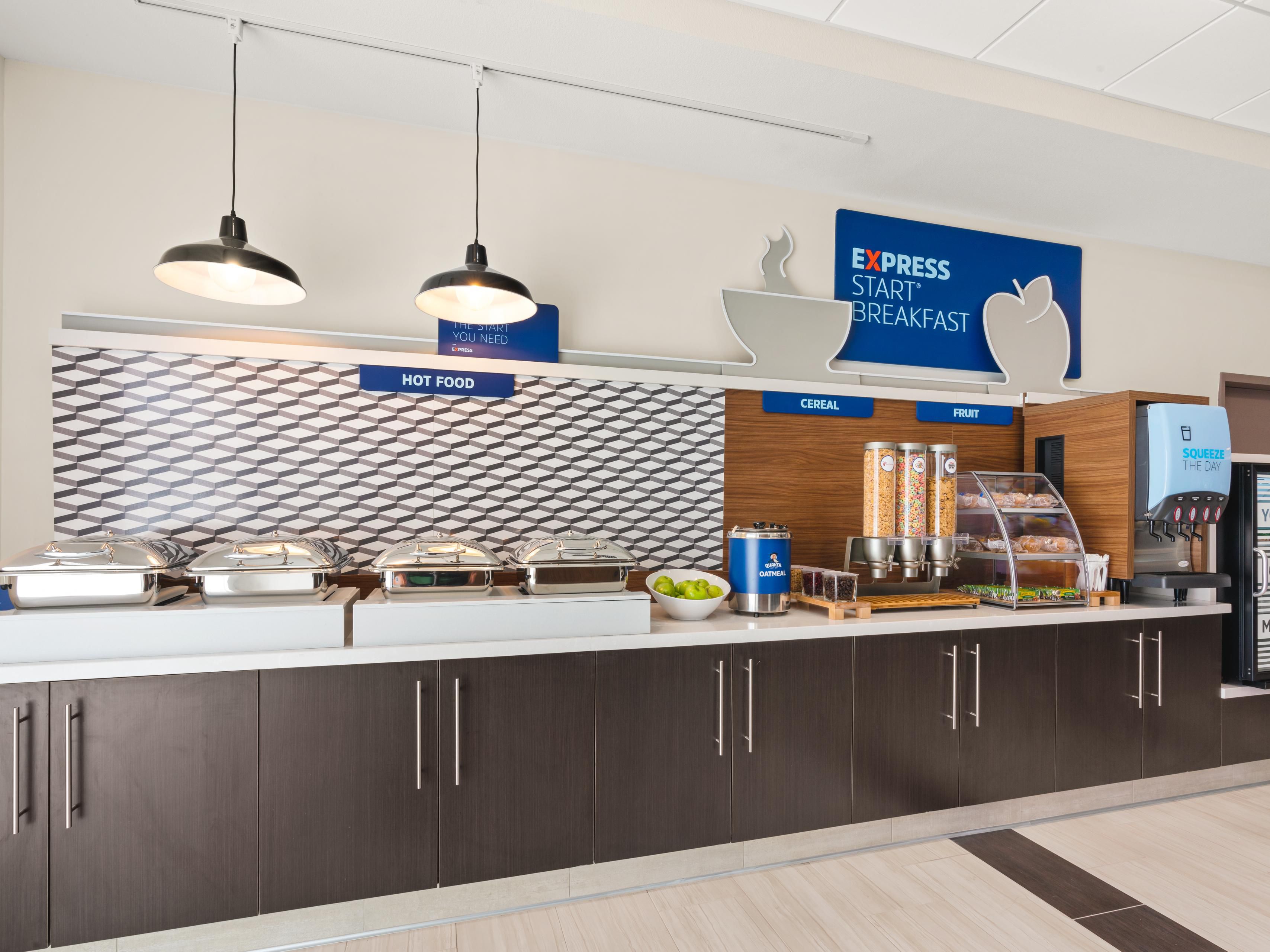 Guests will enjoy a variety of tasty breakfast items such as our signature cinnamon rolls, eggs, pancakes, sausage, bacon, biscuits and gravy, pastries, yogurt, and fruit juices. Gluten-free and vegetarian options are also available. Enjoy daily Monday-Friday from 6:30am to 9:30am and Saturday-Sunday from 7am-10am.