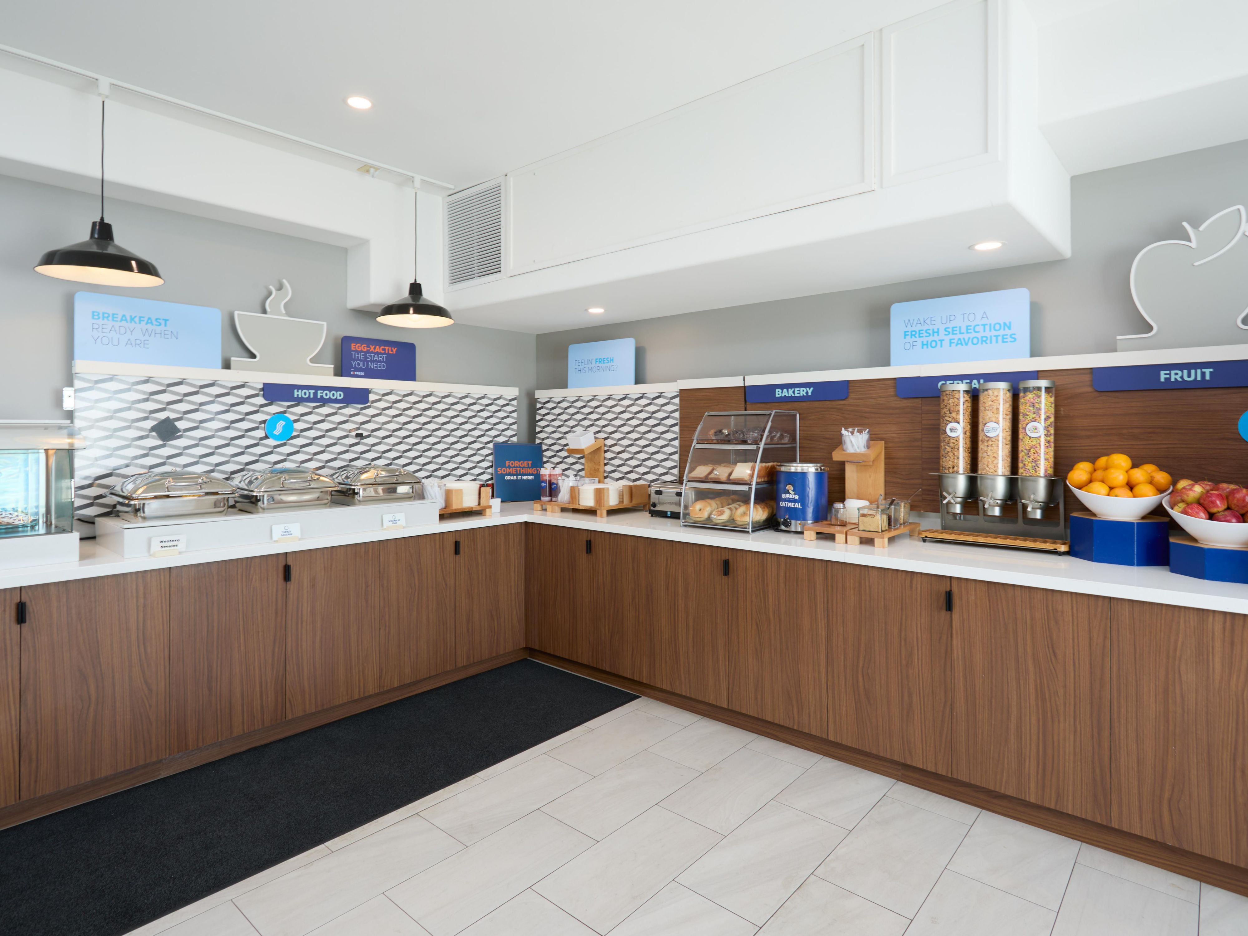 Start the day right with our warm breakfast selections and a welcoming smile! We have a variety of buffet offerings ready to help kick start your day. 