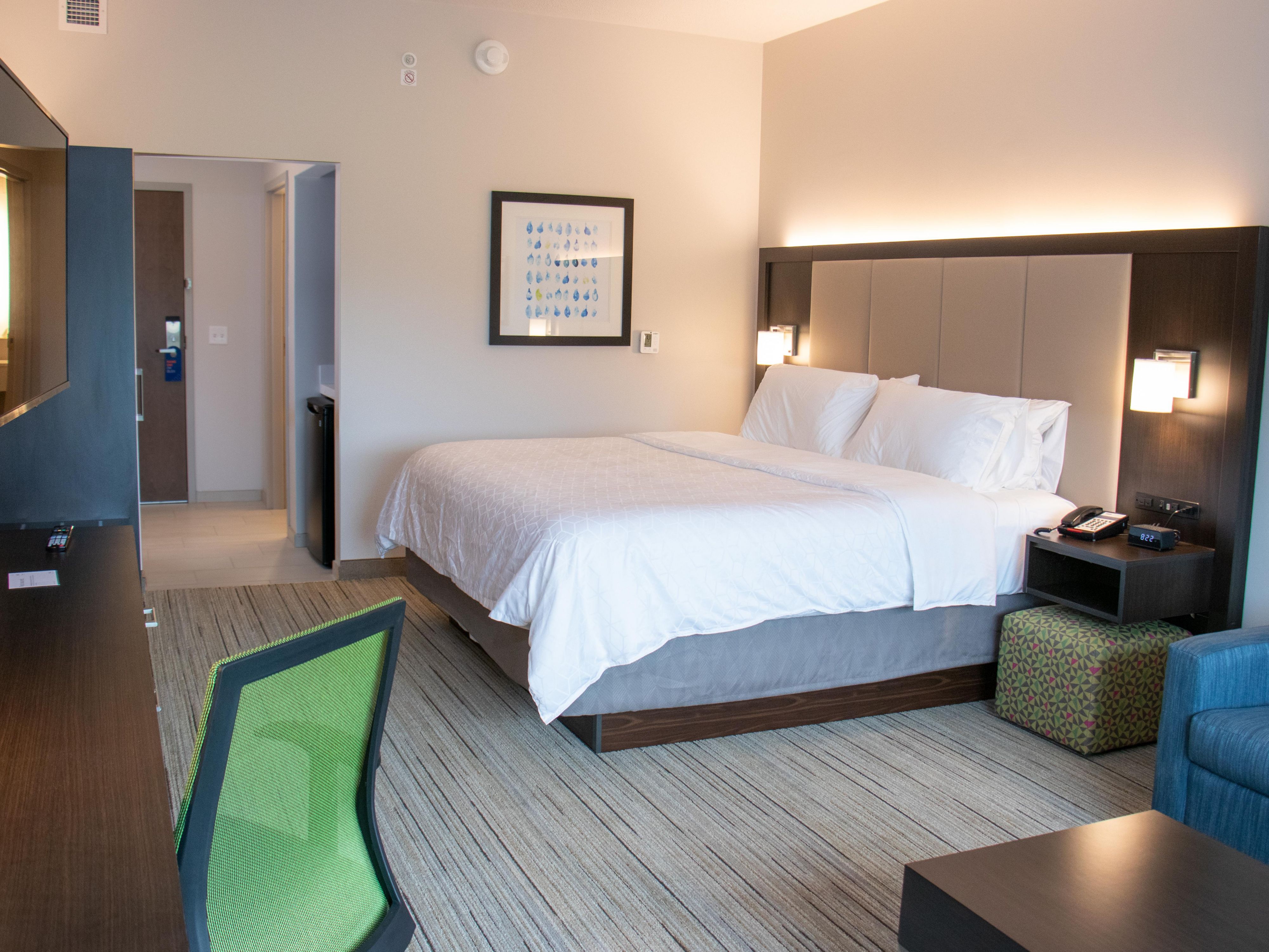 King Suite with Keurig/coffee machine, 55 inch TV, and KIWA safes