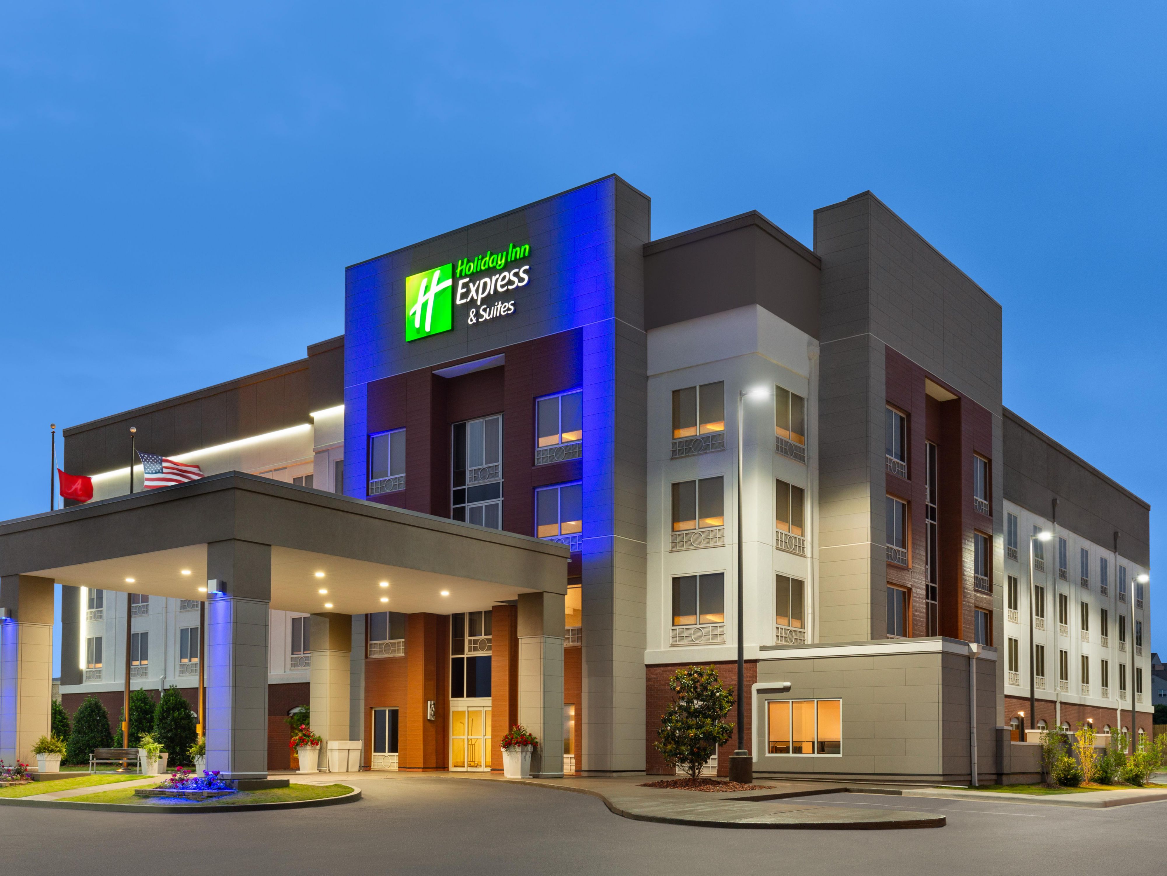 Welcome to Holiday Inn Express & Suites in Tuscaloosa, Alabama!