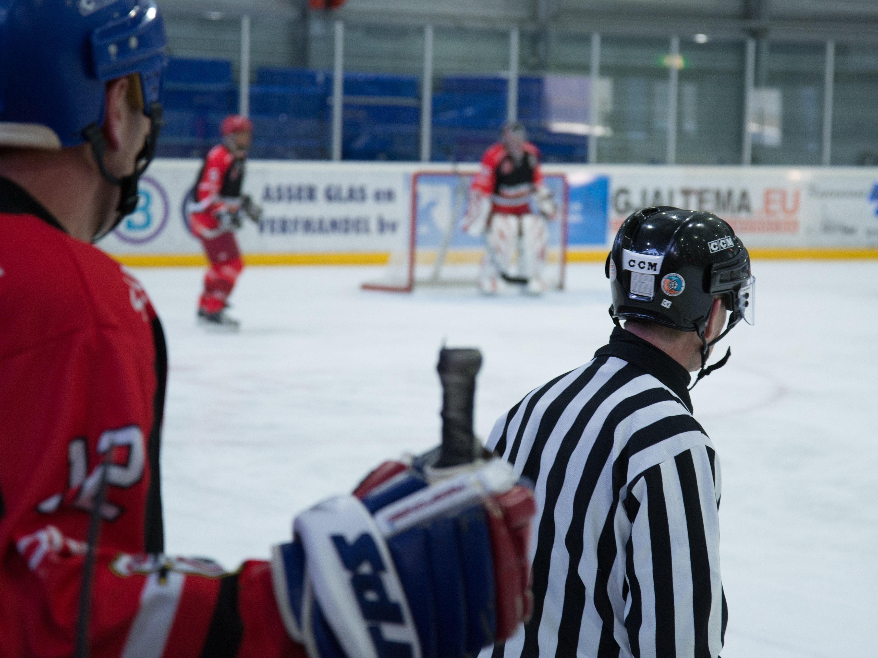 We Love Hockey at the Holiday Inn Express and Suites Utica. Book your team's stay with us while you are in the area. 