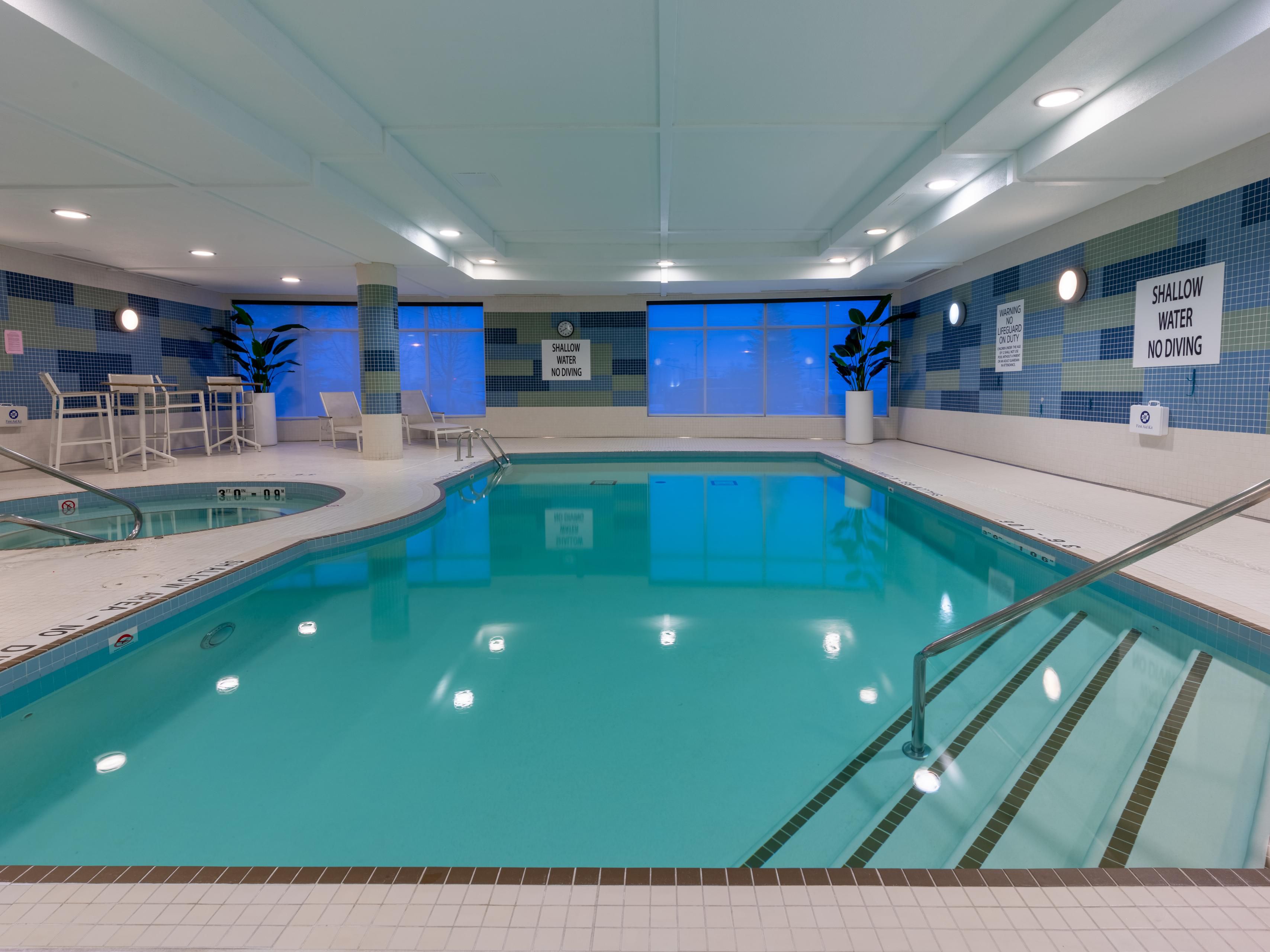 Take a dip in our indoor heated pool, open daily from 7:00 AM – 11:00 PM. Start your day with invigorating laps, make a midday splash, enjoy a leisurely evening swim, or take a soothing soak in our hot tub. Whichever you prefer, our pool area is the perfect place for recreation and relaxation.