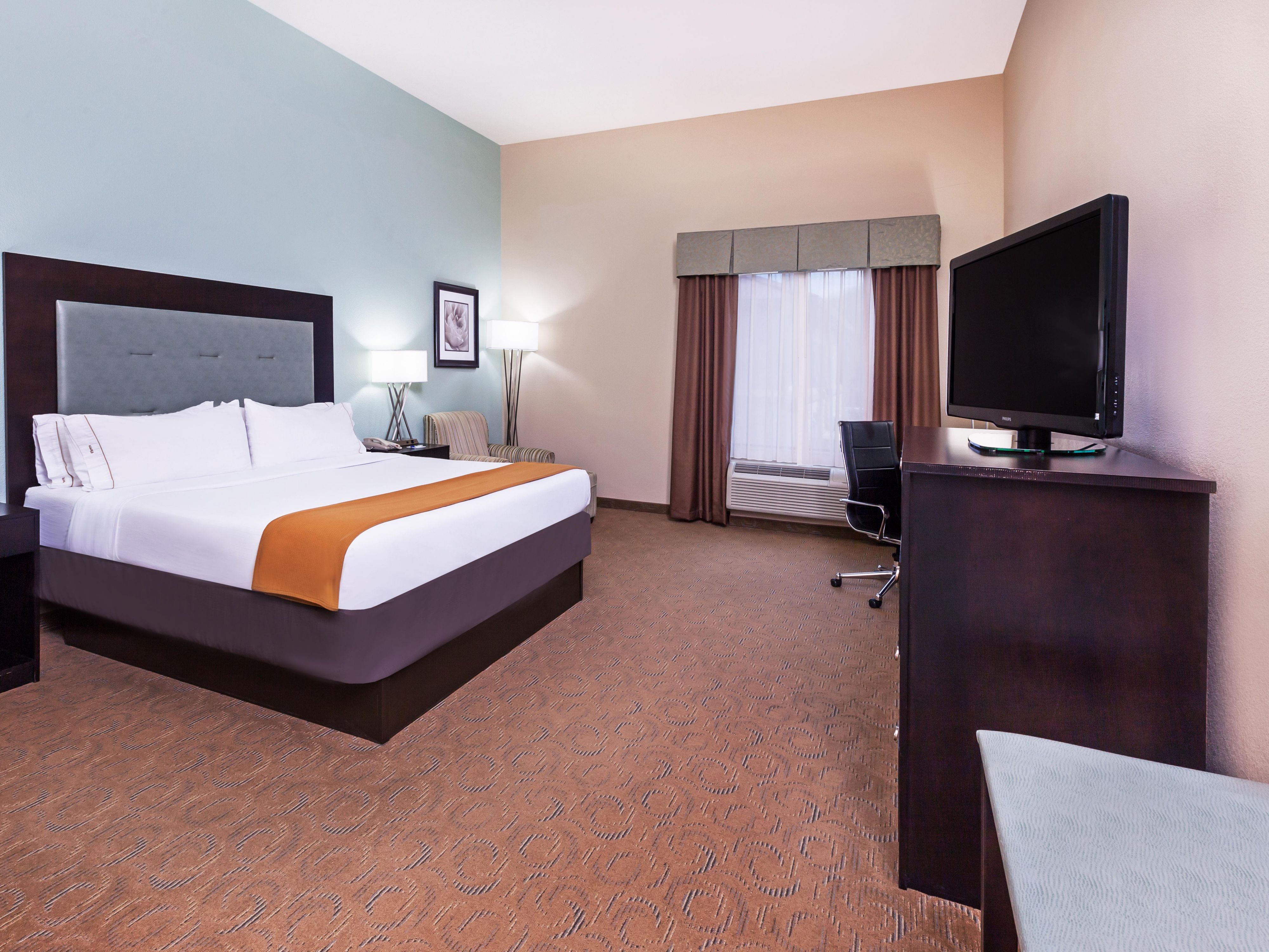 Stylish King ADA/Handicapped Nonsmoking Room