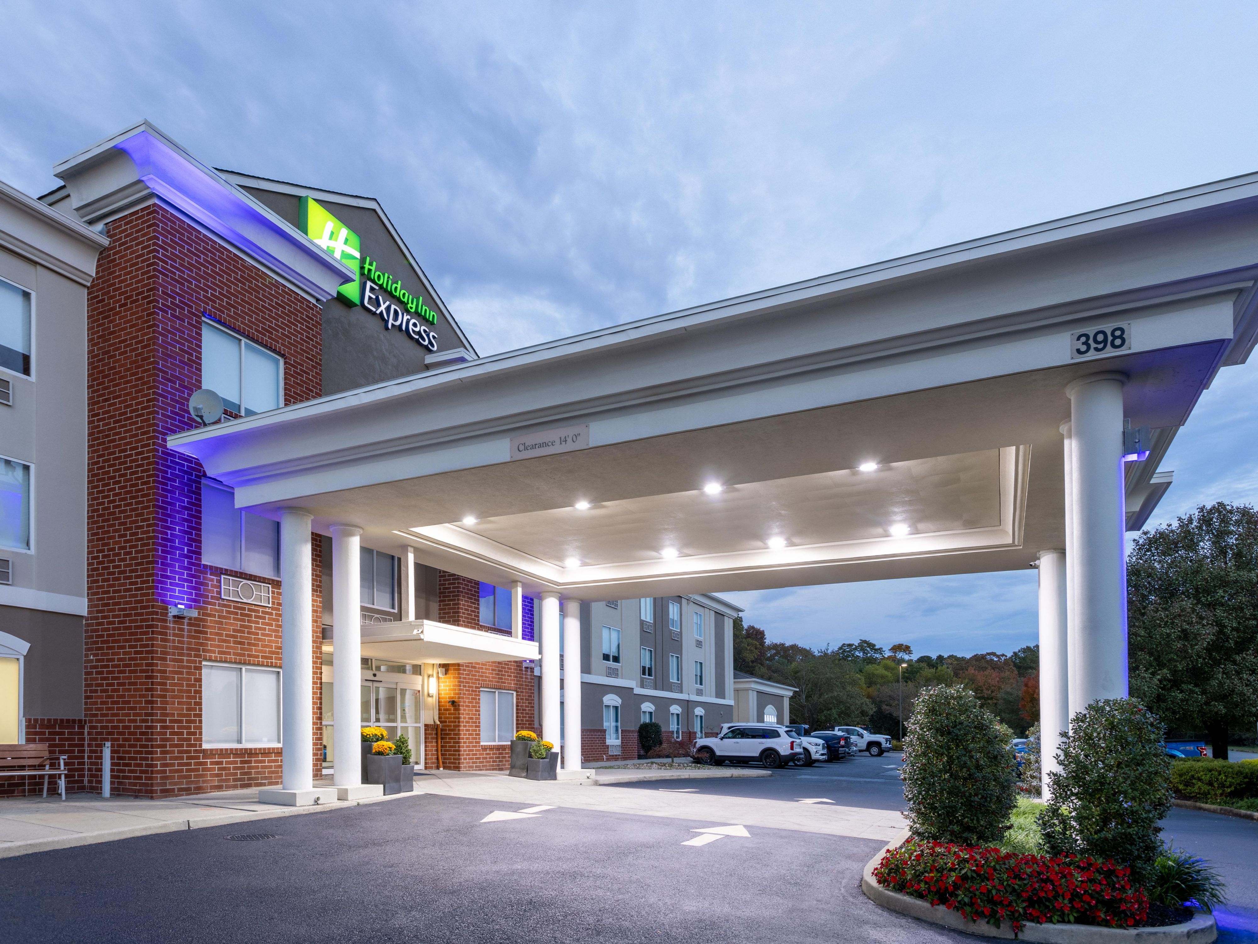 You deserve the best at our newly renovated Holiday Inn Express.