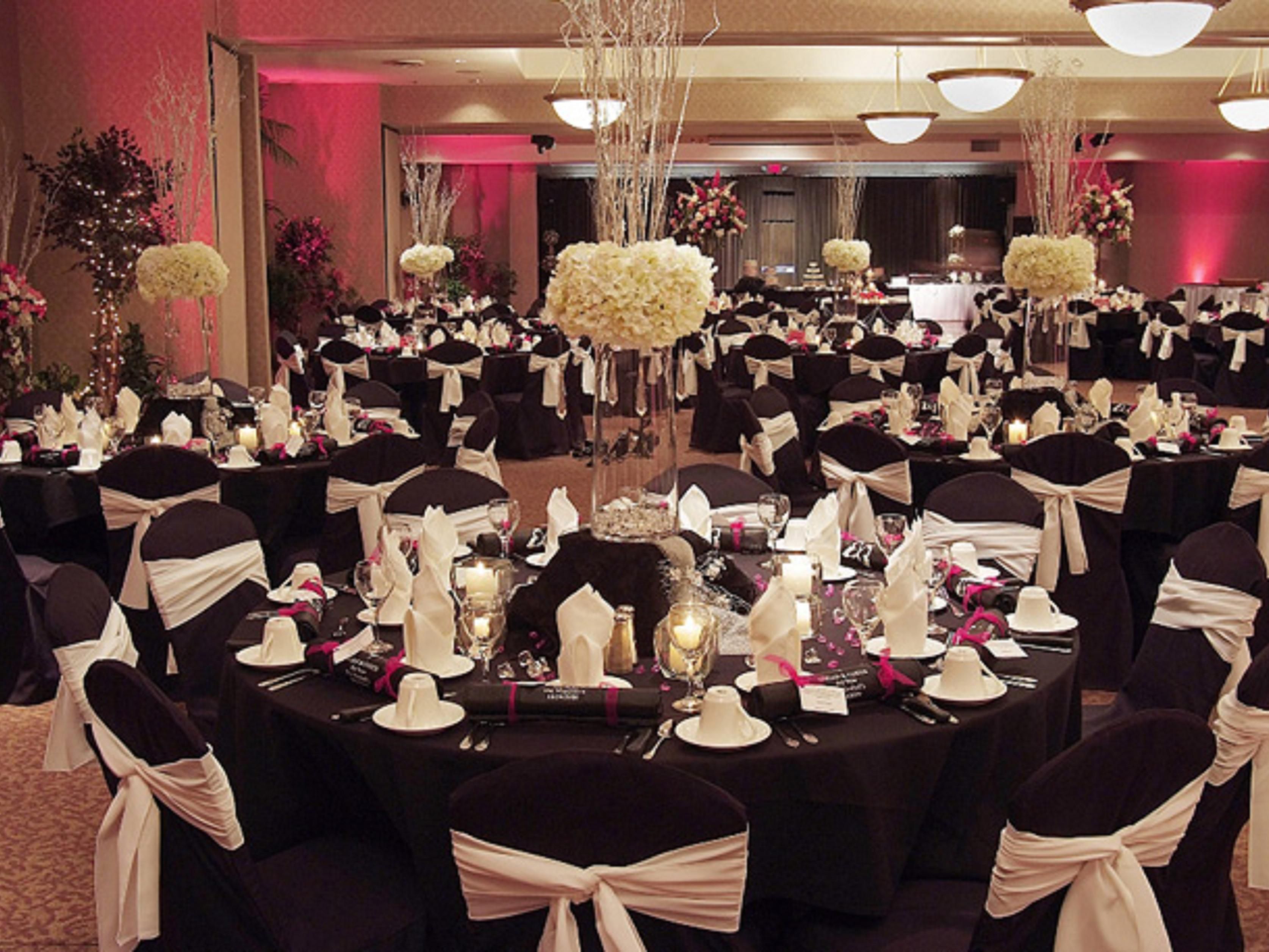 Experience Northeast Ohio’s most unique dining and banquet destination at the Galaxy. Enjoy three distinct restaurants under one roof: the Circle L Steakhouse, the cozy Wine Room, and the vibrant Galaxy Sports Bar & Patio. The elegant Galaxy Banquet Center can accommodate events for up to 500 guests, with AV support and catering.