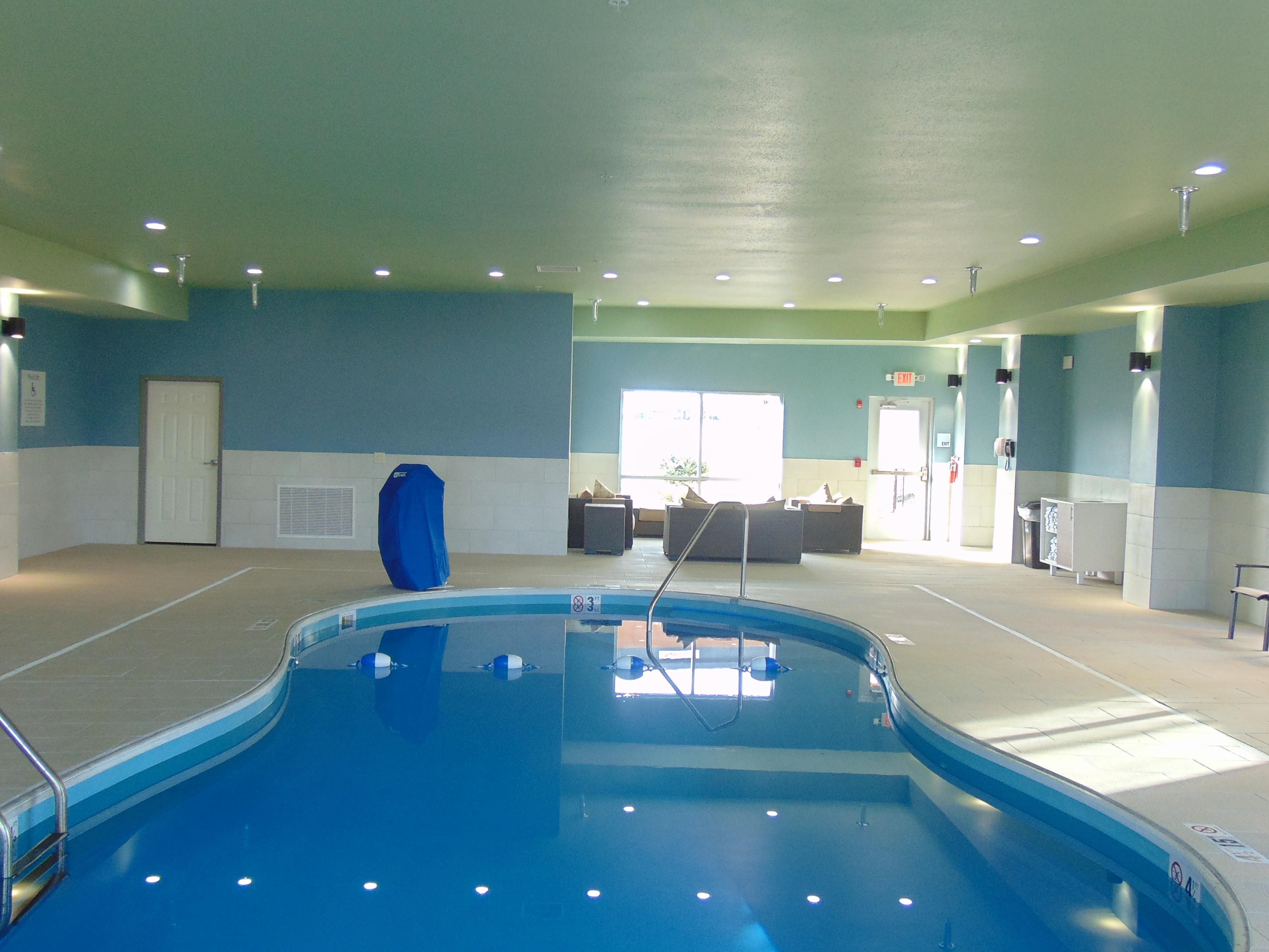 Our large heated indoor pool is perfect for everyone. Whether you want to go for dip, swim some laps, or take the kiddos for a swim. We've got you covered. Come in and make a splash to remember.