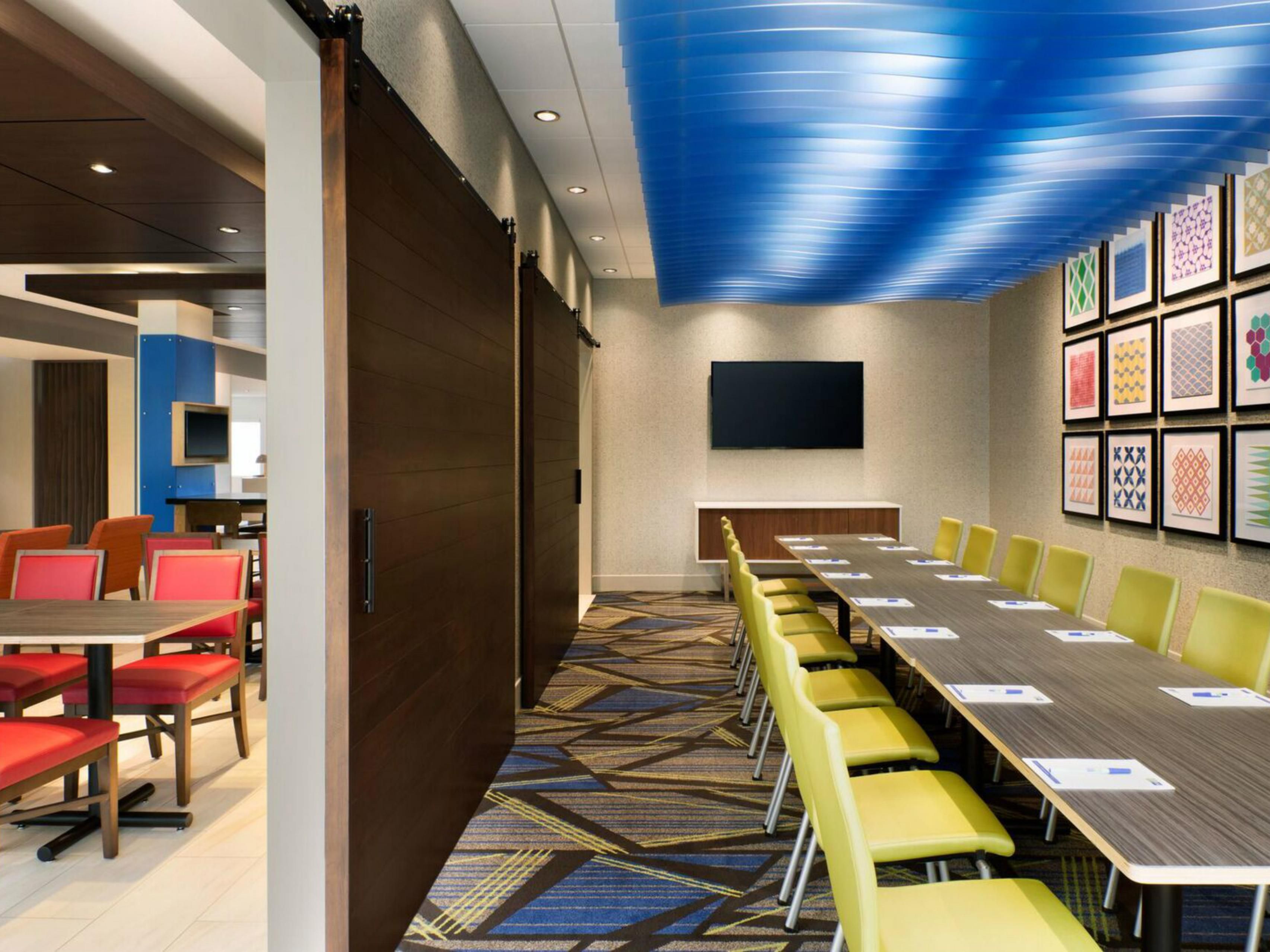 We have two meeting rooms and can accommodate up to 40 people with a variety of seating options. Call today to check rates and availability. We look forward to having the opportunity to be of service to you. 