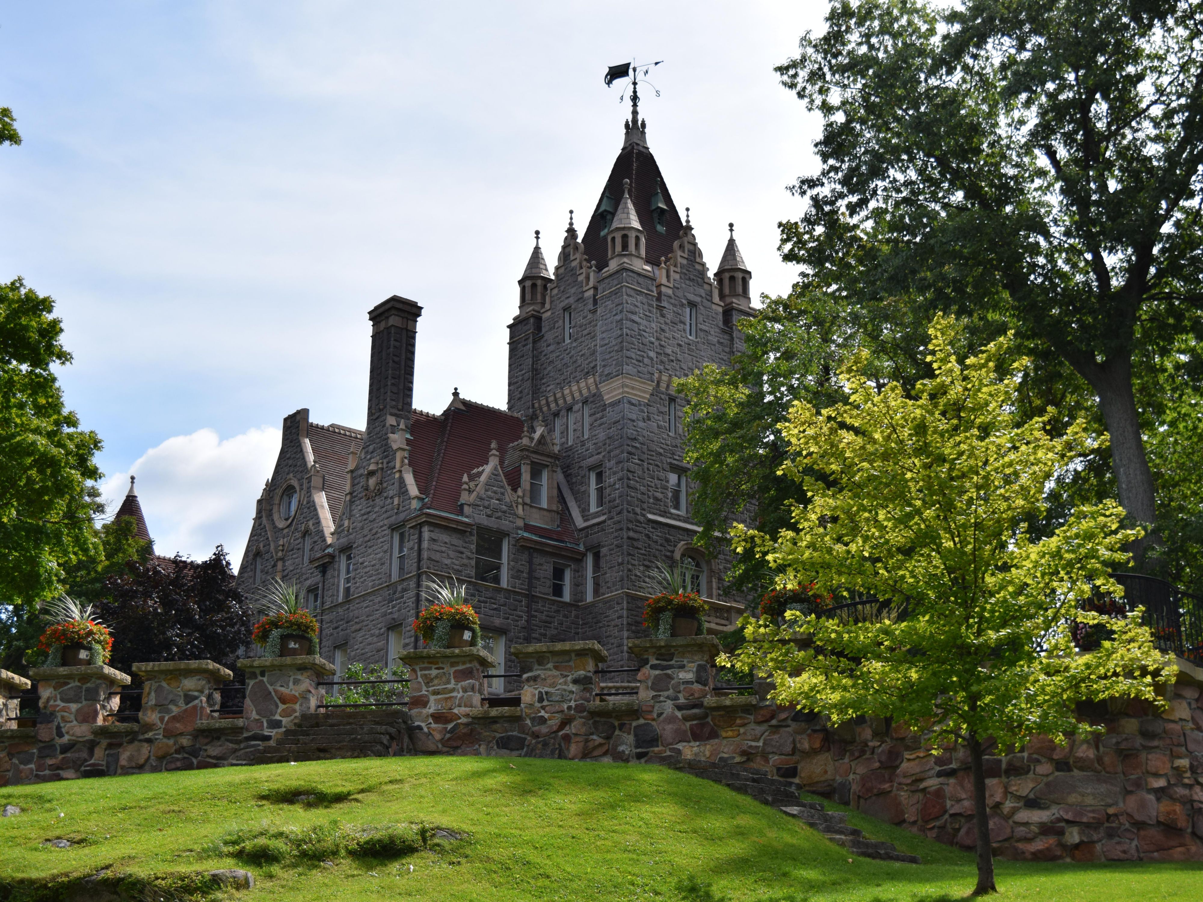 Located just off Interstate 81 with convenient access to shopping and restaurants and only 15 minutes to the main gate of Fort Drum, NY. Our central location is only 30 minutes away from the beautiful Thousand Islands region. We are also located within minutes to such businesses as New York Air Brake, Car Freshener, and Samaritan Hospital. 