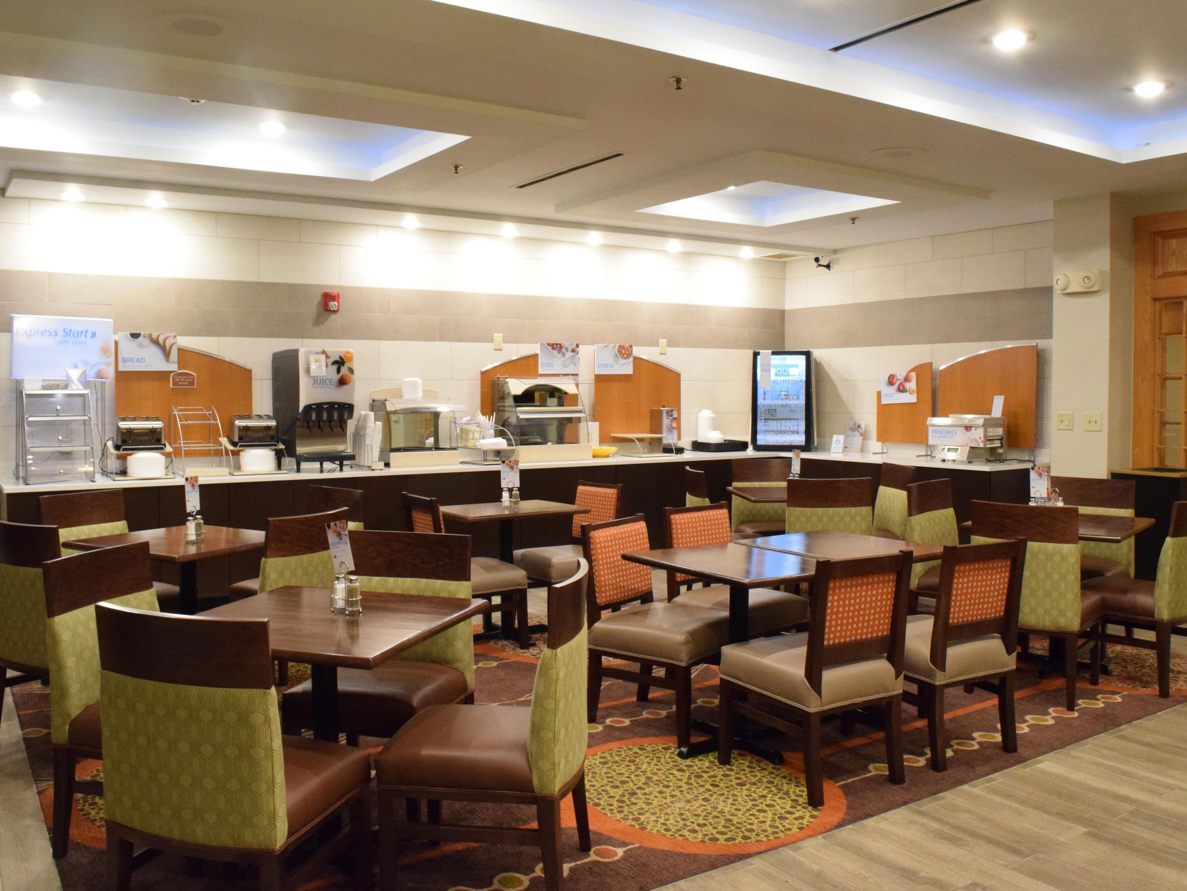 Start your day off right at our Express Start breakfast buffet. Enjoy both hot and cold items each day such as Vegetable and Cheese Omelets, Scrambled Eggs, Crispy Bacon, Pork Sausage, Turkey Sausage, Fluffy Pancakes from our one touch pancake machine, Fruits, Yogurts, and our signature Cinnamon Buns. Fuel up for your work day and be the readiest!