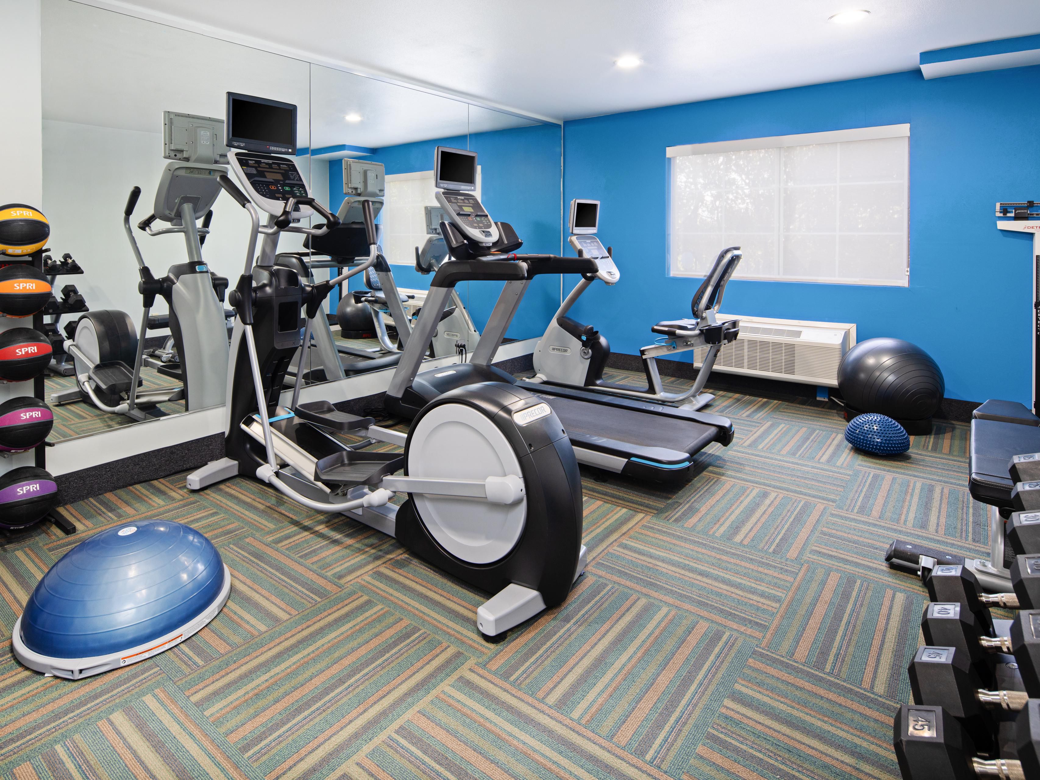 Get energized and stay active in our 24-hour, fully equipped Fitness Center. Whether you prefer a cardio workout on exercise machines or a strengthening session with free weights, our facility caters to your needs night and day. 