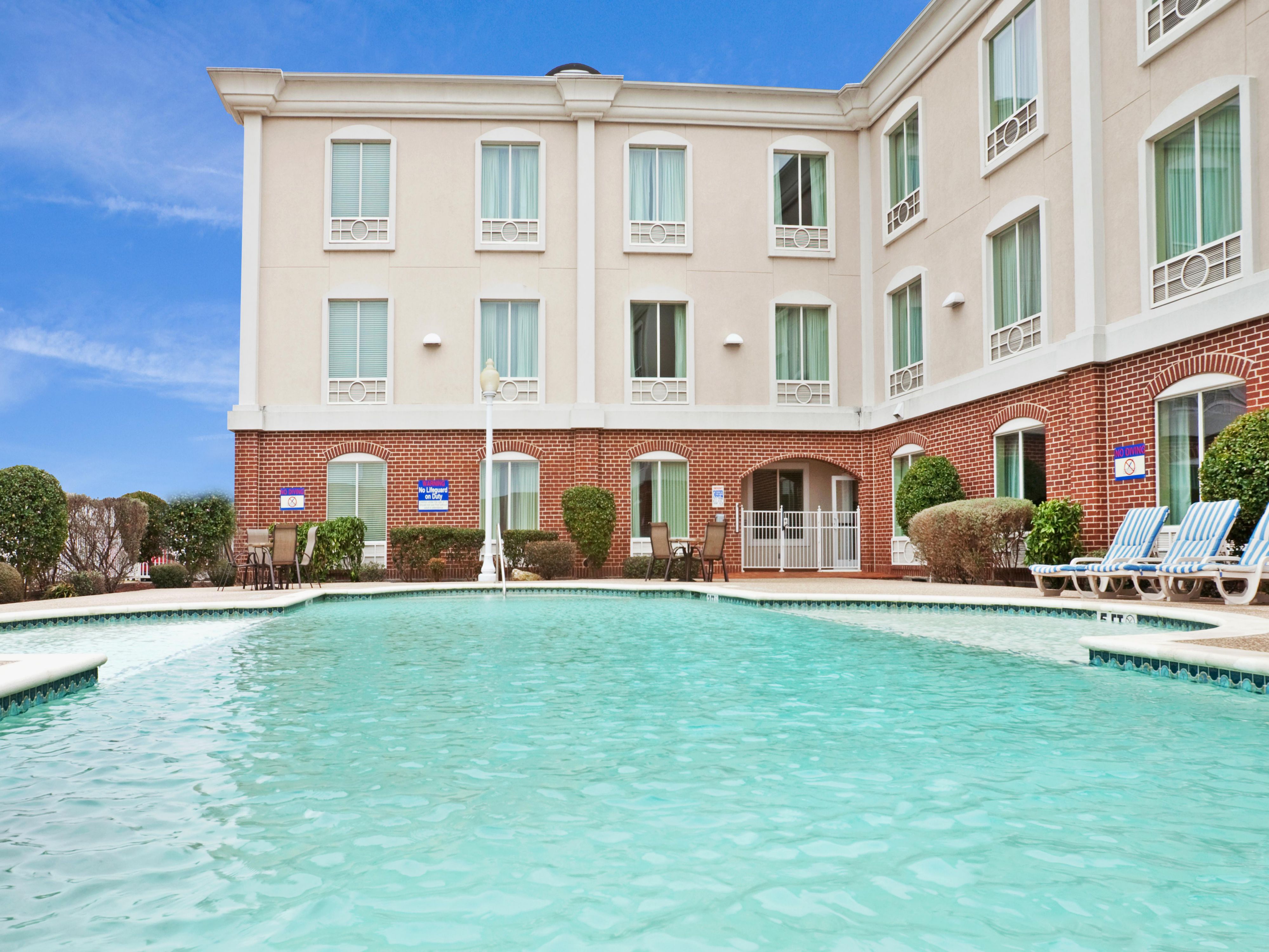 Relax, soak under the sun, and spend your day in our outdoor pool.