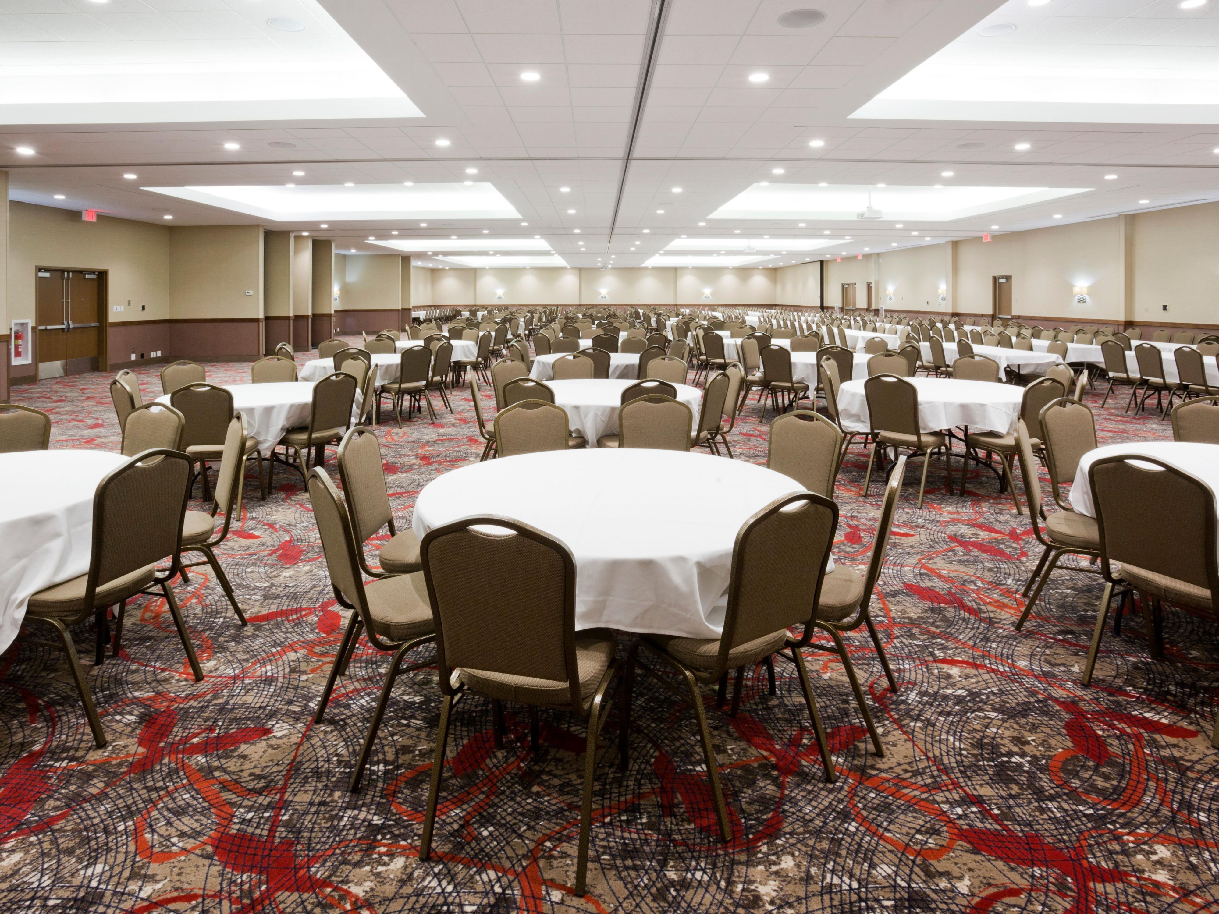 Our hotel offers flexible meeting space for 5-1300 people! Connected to the Willmar Conference Center there's plenty of space to host big corporate events, weddings and so much more!