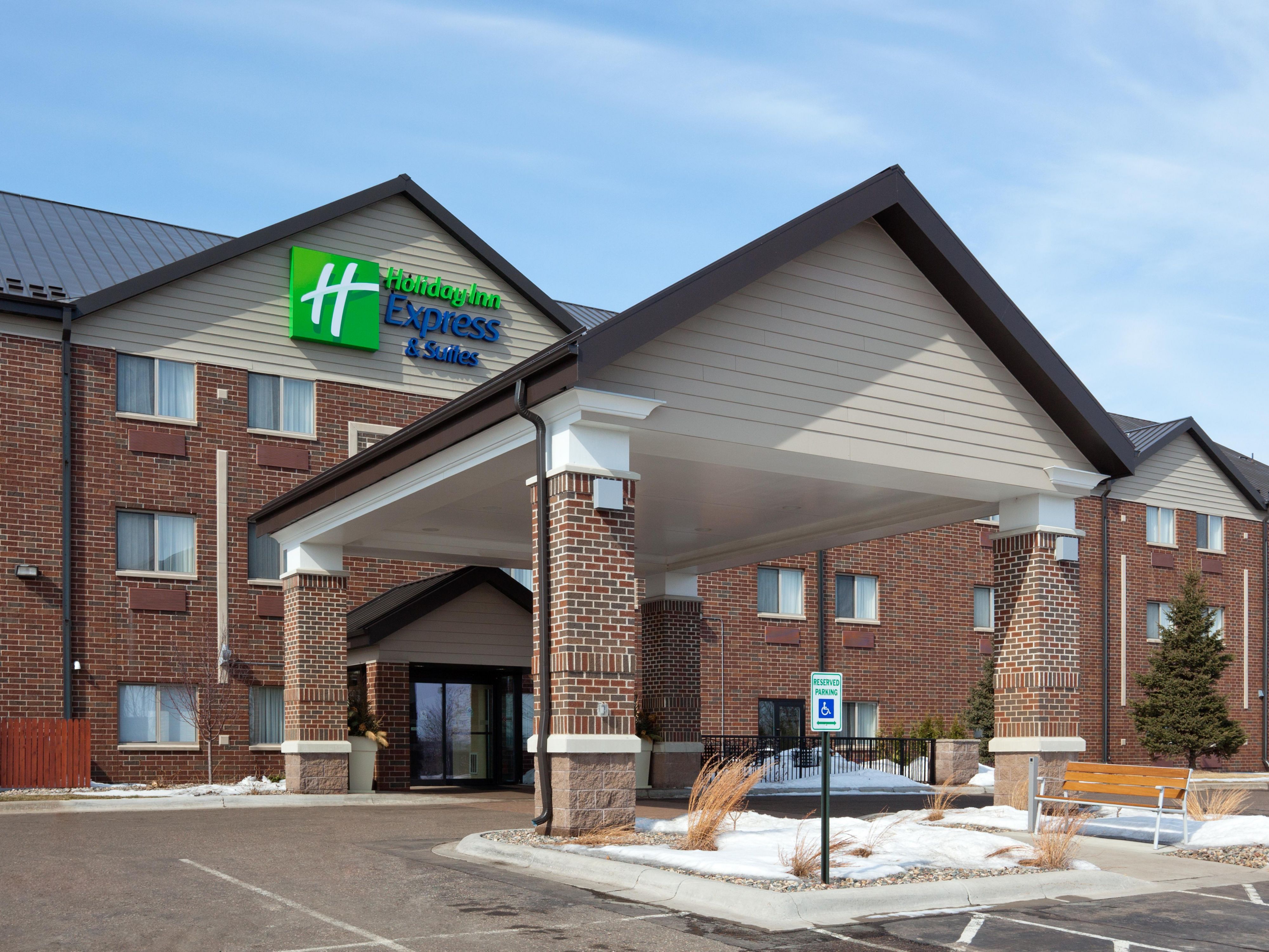 Our hotel's prime location offers unmatched convenience. Off I-94, enjoy easy access to the Twin Cities and Hudson, Wisconsin. Take a short drive to the Mall of America and Eagan Outlet stores. Enjoy nearby attractions such as the Xcel Energy Center, Afton Alps Skiing, Lake Elmo Park Reserve, and Historic Stillwater on the St. Croix River. 