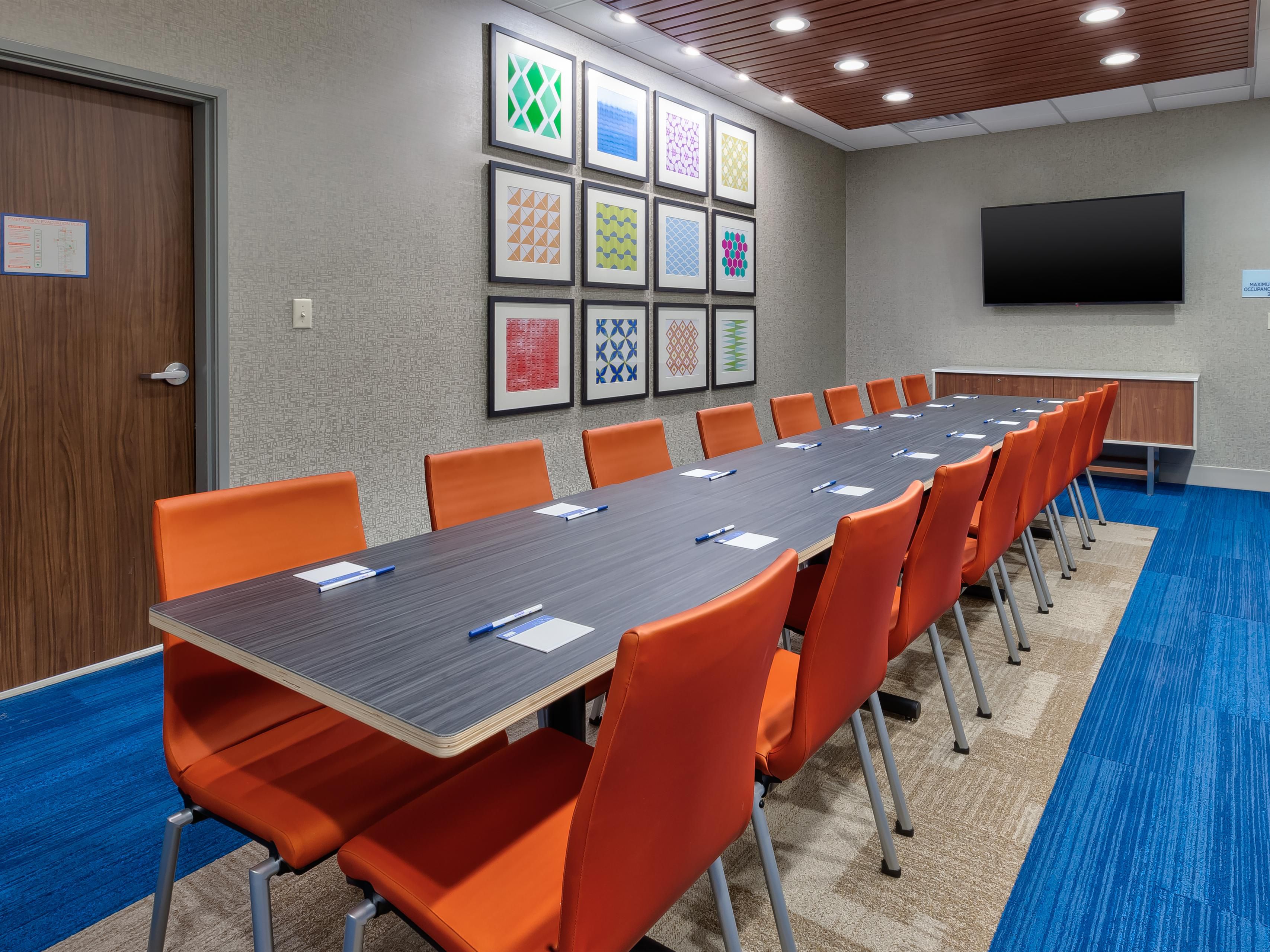 Host sports team meetings, weddings, and social events in our Wooster hotel with versatile meeting spaces for up to 44 guests. We offer A/V equipment, flexible layouts, and personalized services to make every meeting memorable and every event extraordinary. 