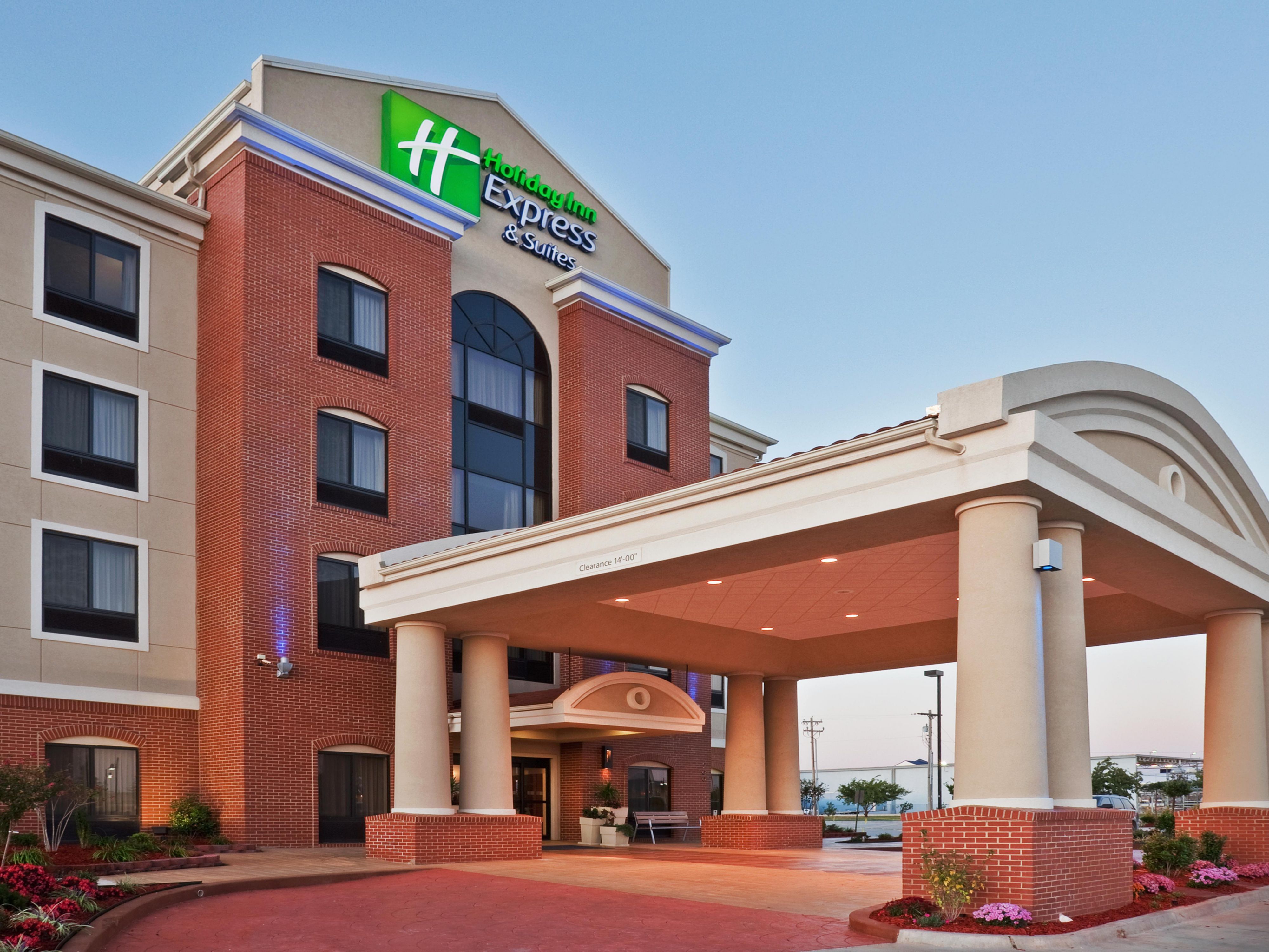 Enjoy unbeatable convenience with our location right off I-40. Quickly reach downtown Oklahoma City, the OKC Outlets, Express Clydesdales Ranch, and Yukon’s historic district. Ideal for business and leisure guests, our hotel puts the best of the area at your doorstep.