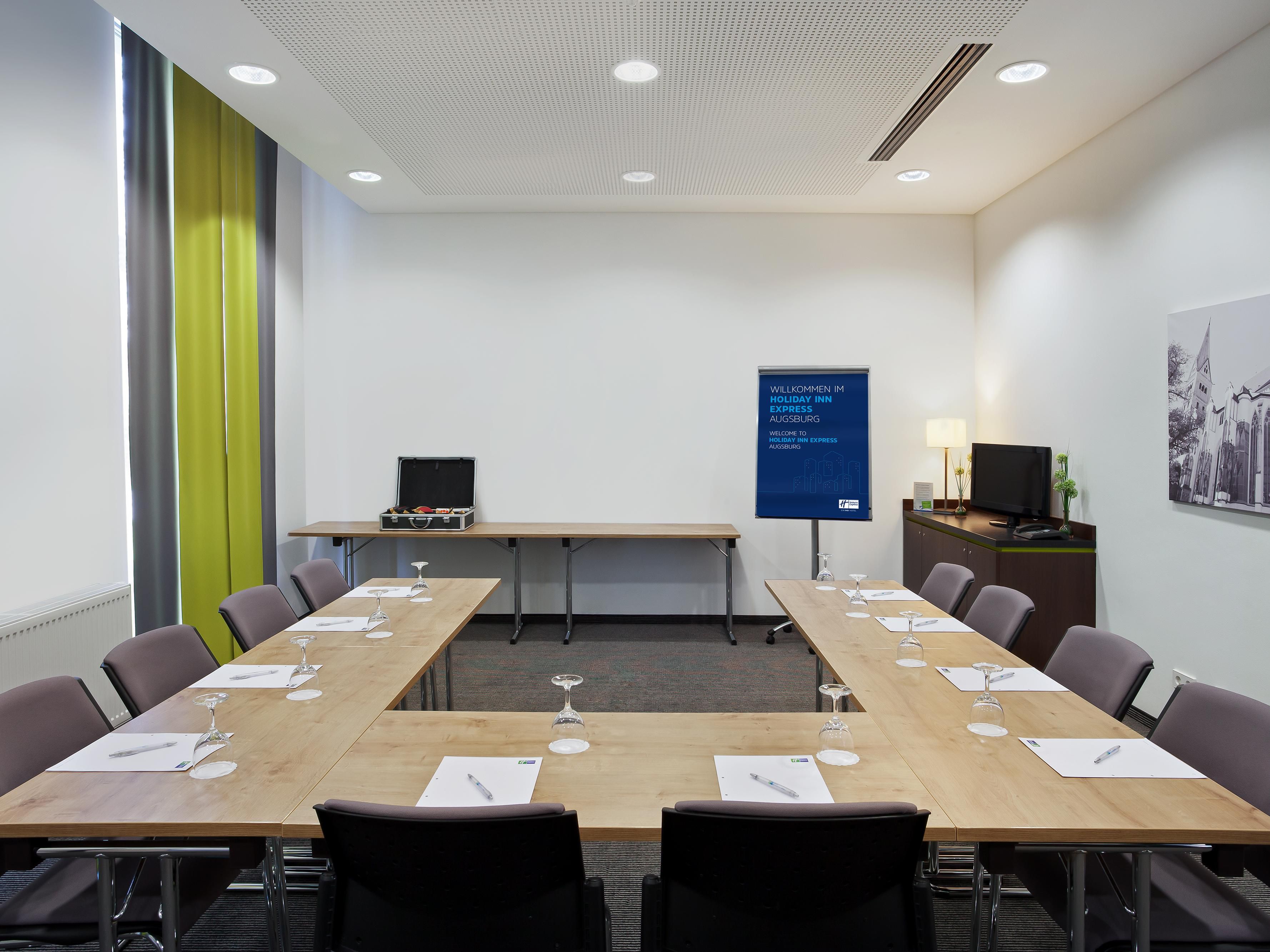 Whether family celebration, conference or meeting, in our air-conditioned conference rooms you will find the best conditions for a successful event. Please note that the use of the conference rooms is only possible within the legal requirements.