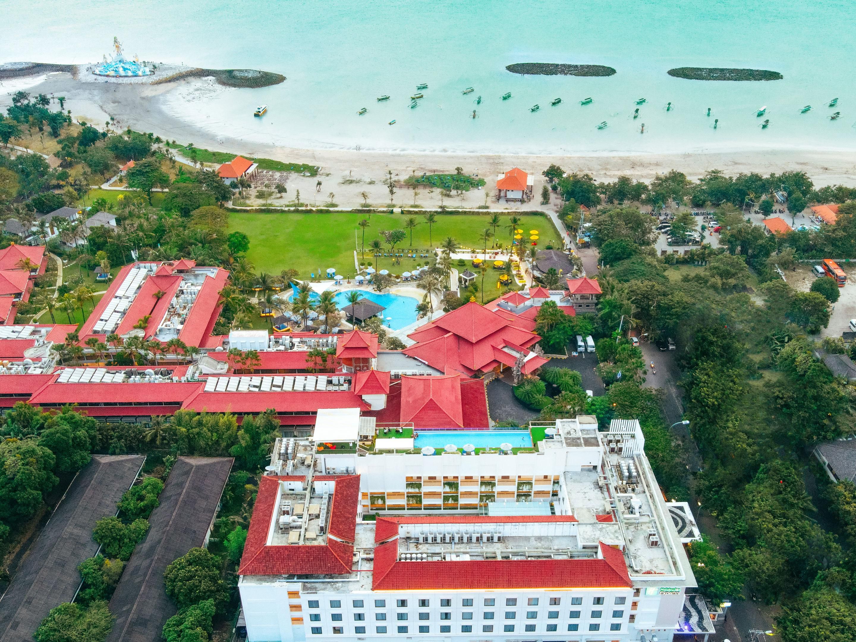 Surrounding aerial view of the hotel