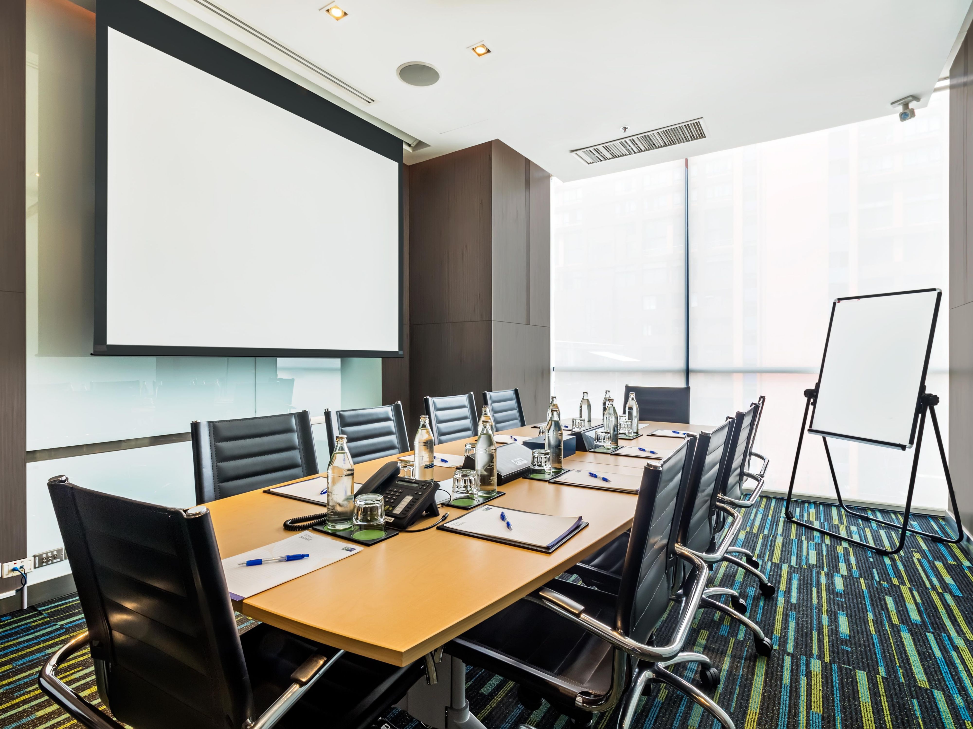 Make your meeting in Bangkok a success at Holiday Inn Express Bangkok Siam. Take advantage of our modern meeting room features natural daylight that can accommodate up to 10 persons with the latest technology and equipment provided.