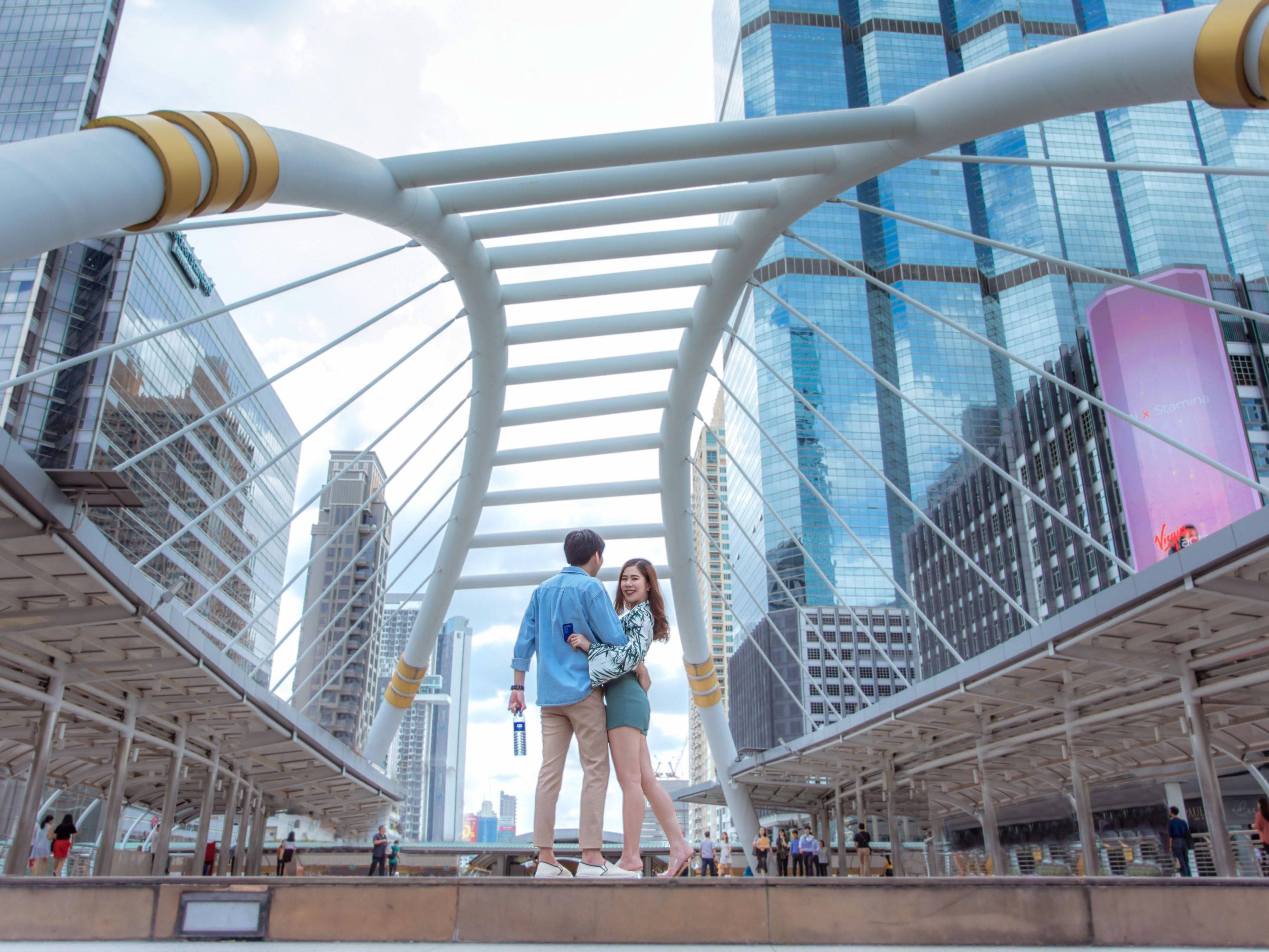 我们距离崇农街BTS站有3分钟的步行路程，方便前往曼谷的所有主要景点：位于萨特霍恩商业区和西洛姆娱乐中心中间，适合商务和休闲旅客。