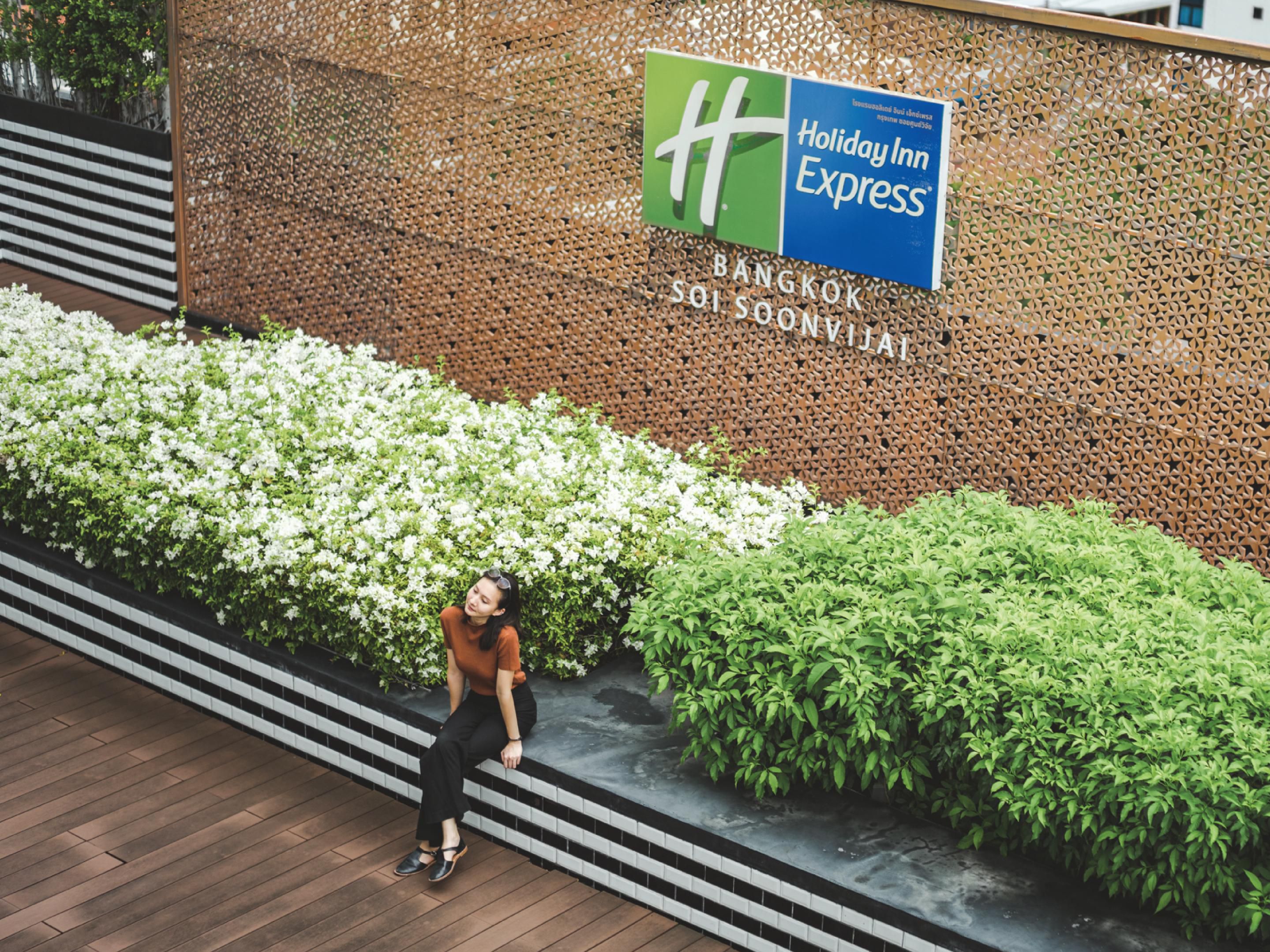 Escape Bangkok's chaos at our airy rooftop garden, featuring funky designs, colorful flowers, and stylish cabanas for relaxation. Watch sunsets and explore photography skills in this multi-purpose haven.