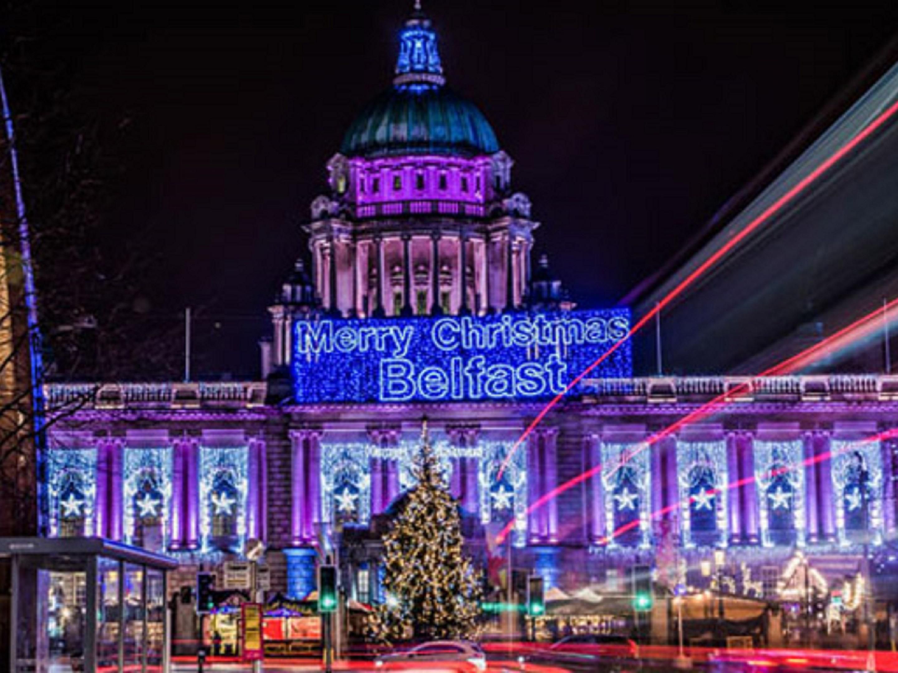 The festive spirit has truly landed in Belfast... The lights are on, the Christmas Market is open, alleys are decorated... Enjoy the festivities in the city centre by staying with us and squeeze in a wee shopping trip while you're there! 