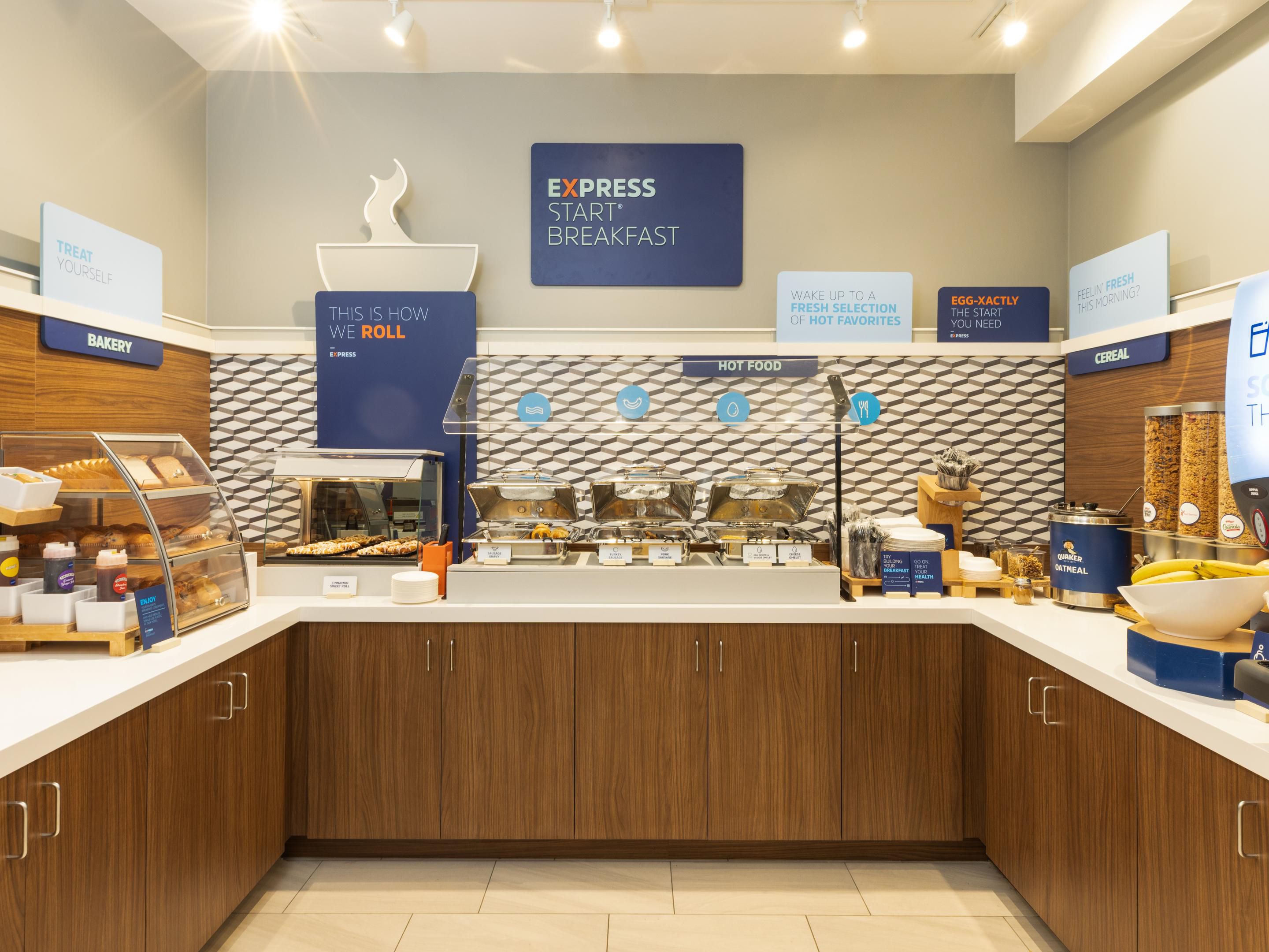 Stay with us and enjoy our daily hot breakfast. Served daily from 6AM to 9:30AM on the weekdays and 7AM to 10:30AM on the weekends. 