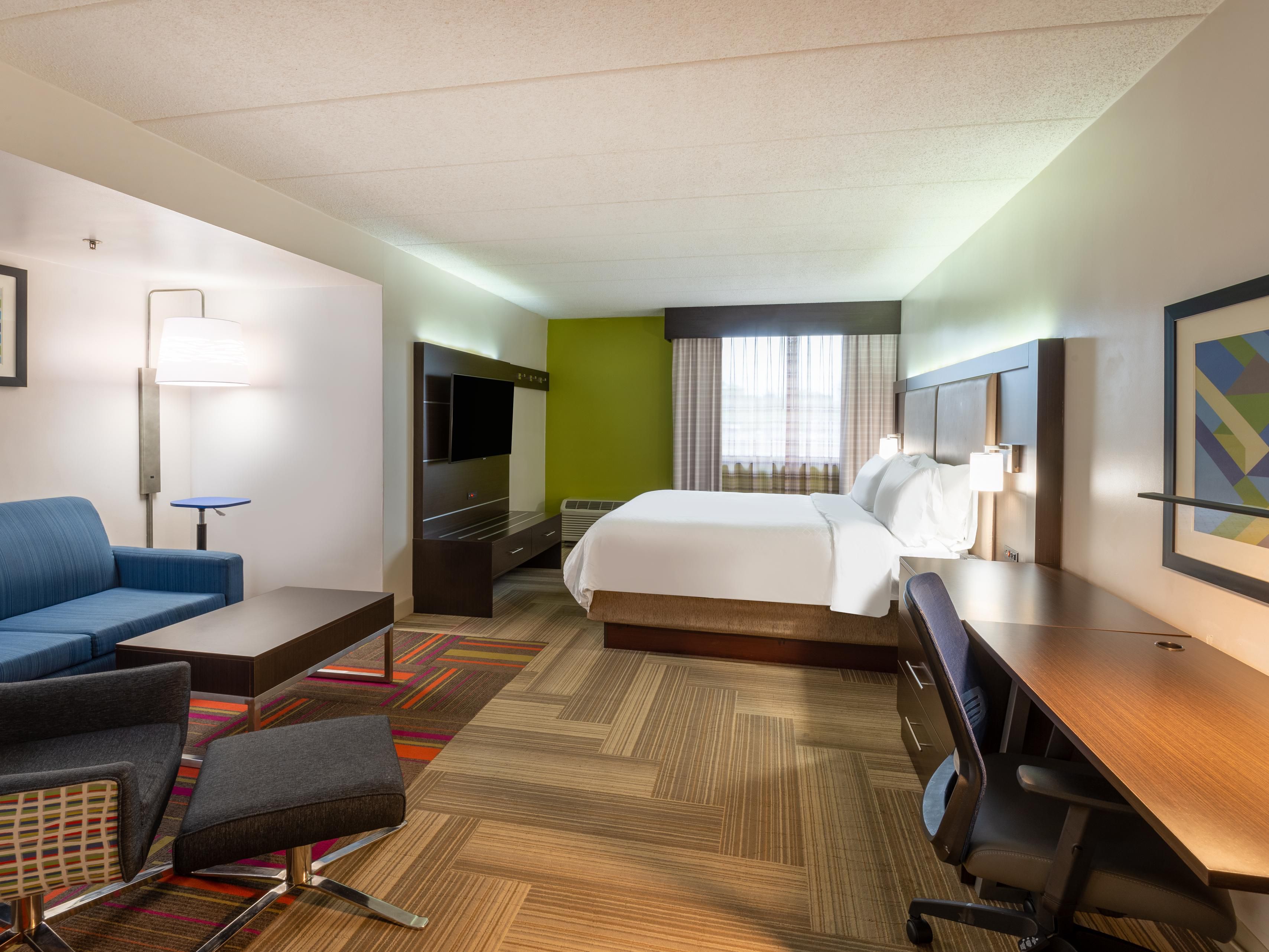 We welcome your wedding guests to stay with us at the Holiday Inn Express Philadelphia NE-Bensalem. Conveniently located less than 5 miles from 15 wedding venues, we offer discounted group guestroom rates for your friends and family. For the newlyweds, reserve a King Whirlpool Room with jetted tub and marble walk-in shower.