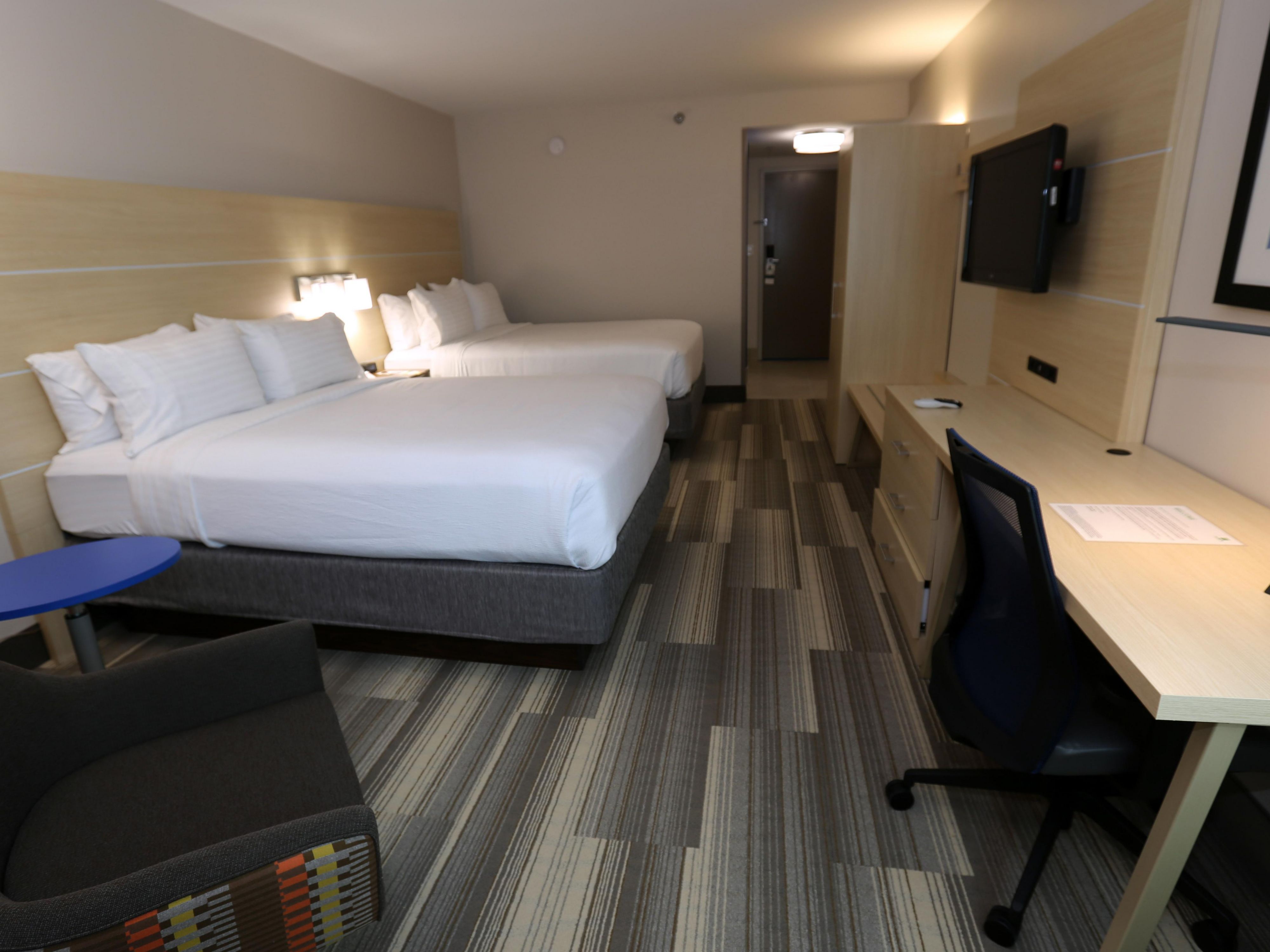 Newly Renovated with Keurig Coffee  Re-fridge and Microwave!