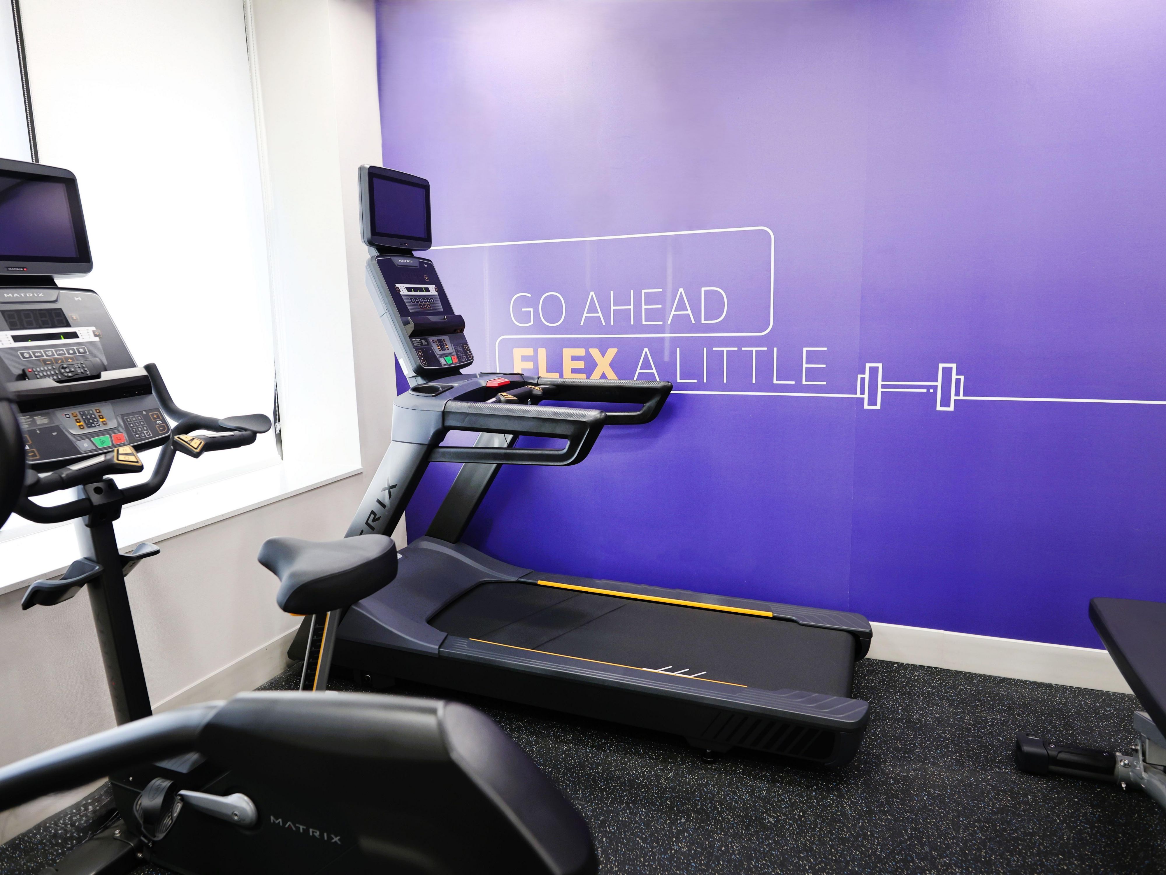 Unwind and recharge with all the amenities you need for simple, smart travel at our hotel near Detroit. Jump start your day with our free breakfast buffet or break a sweat in our 24-hour fitness center with top equipment. Enjoy daily housekeeping, free on-site parking, and high-speed Wi-Fi.