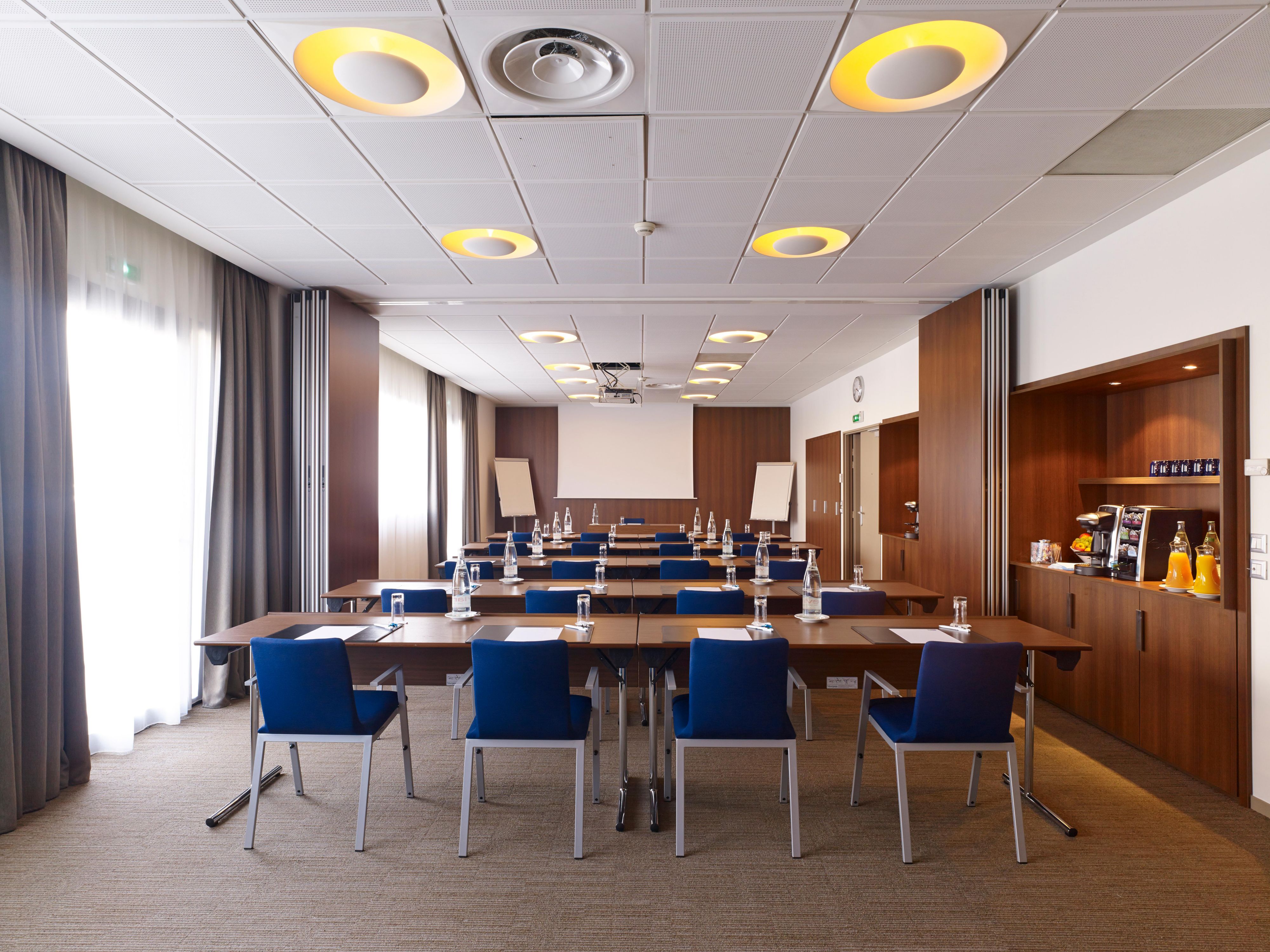 Let Holiday Inn Express Toulouse Airport staff arrange your business meetings in one of 3 naturally lit conference rooms for 15-65 delegates. The air-conditioned rooms offer complimentary wireless Internet, and we can provide refreshments throughout the day.