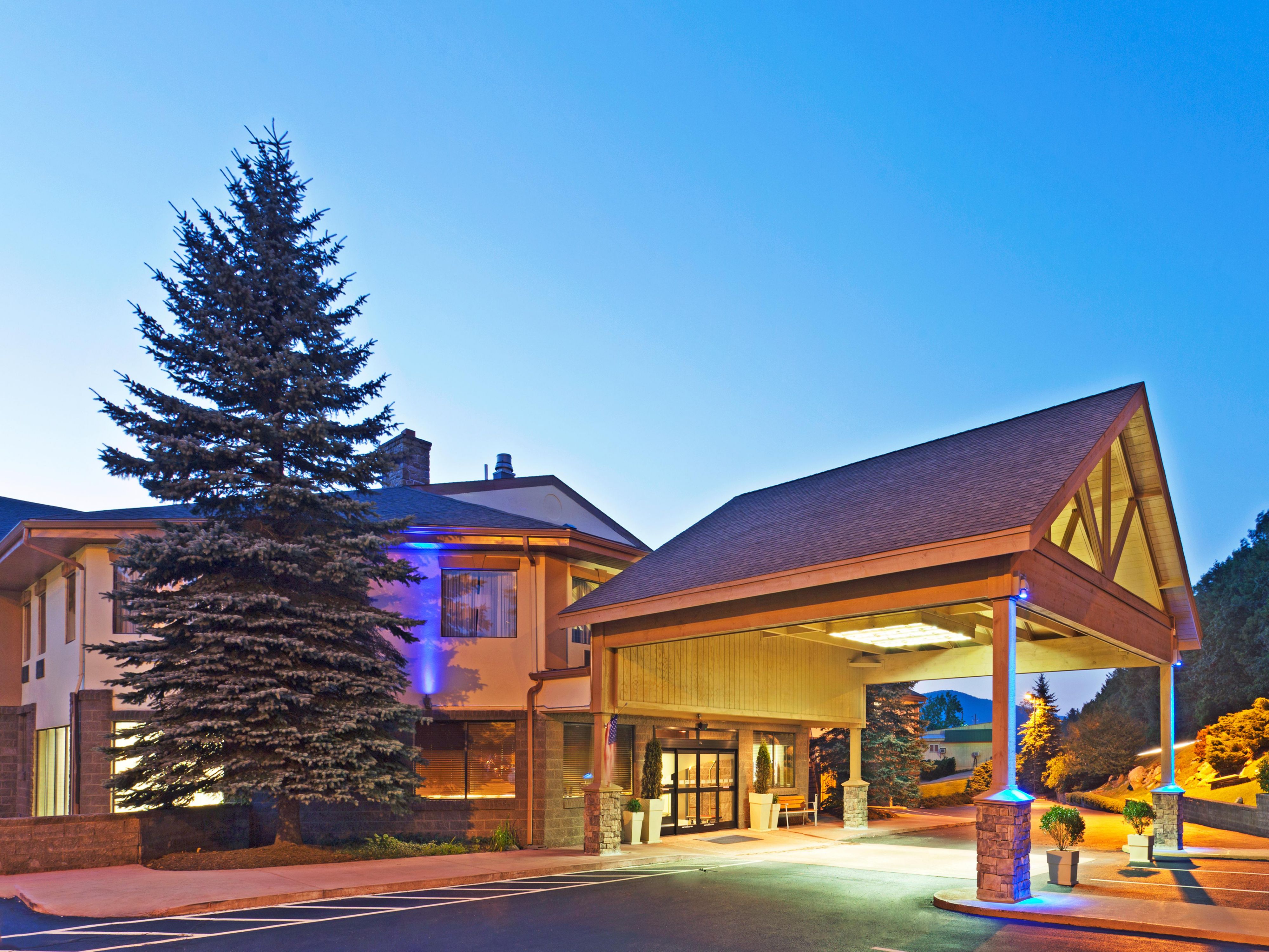 Our hotel fits right in with the beautiful, local ski resorts!