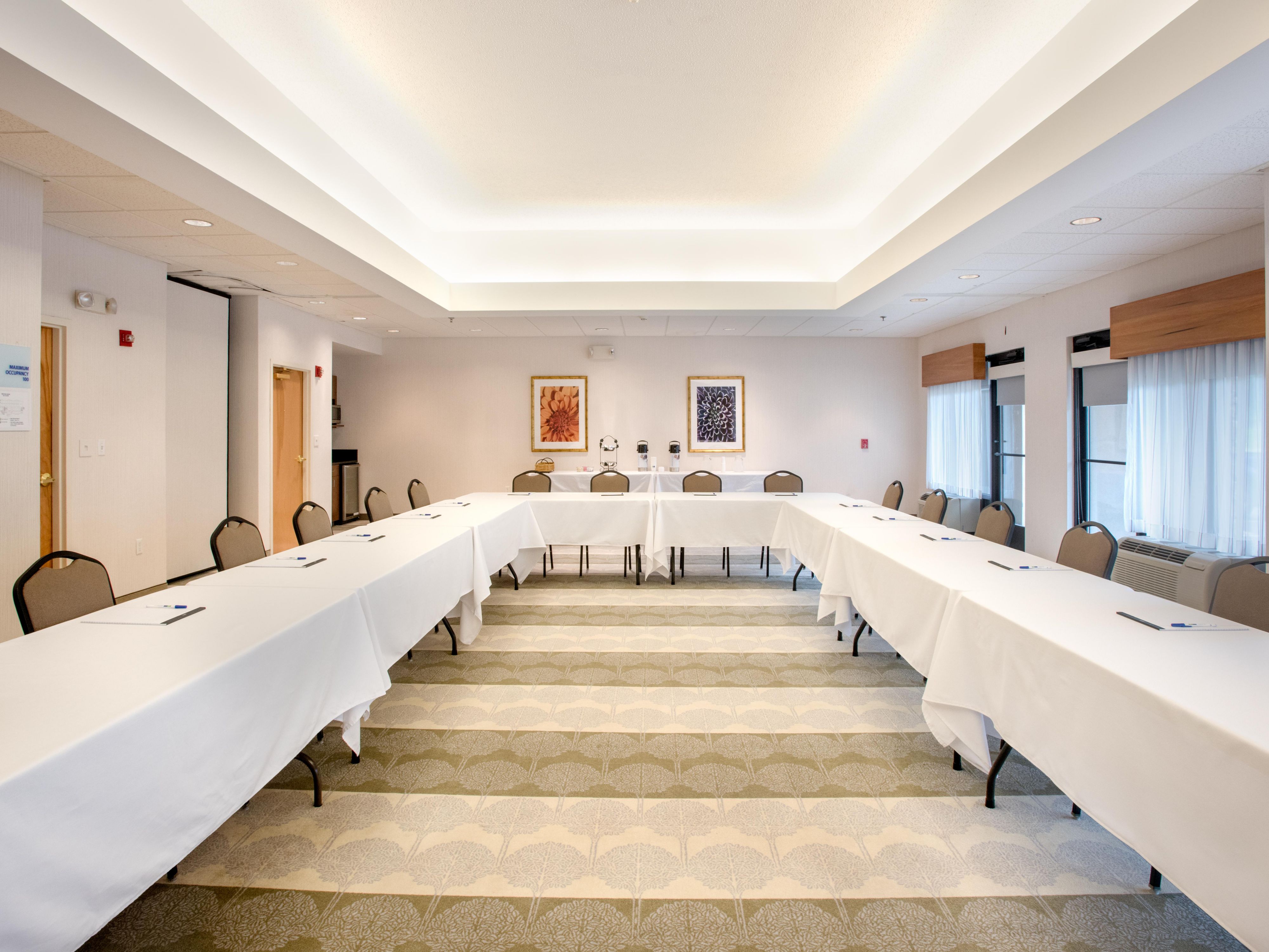 Get outside with High Country meetings. Spread out in the spacious meeting room with complimentary Wi-Fi. When the day wraps up take a walk on the Greenway, enjoy a hike on one of the trails along the Blue Ridge Parkway or explore downtown Boone. We strive to make sure our client's event goes off without a hitch! Email us for more information today