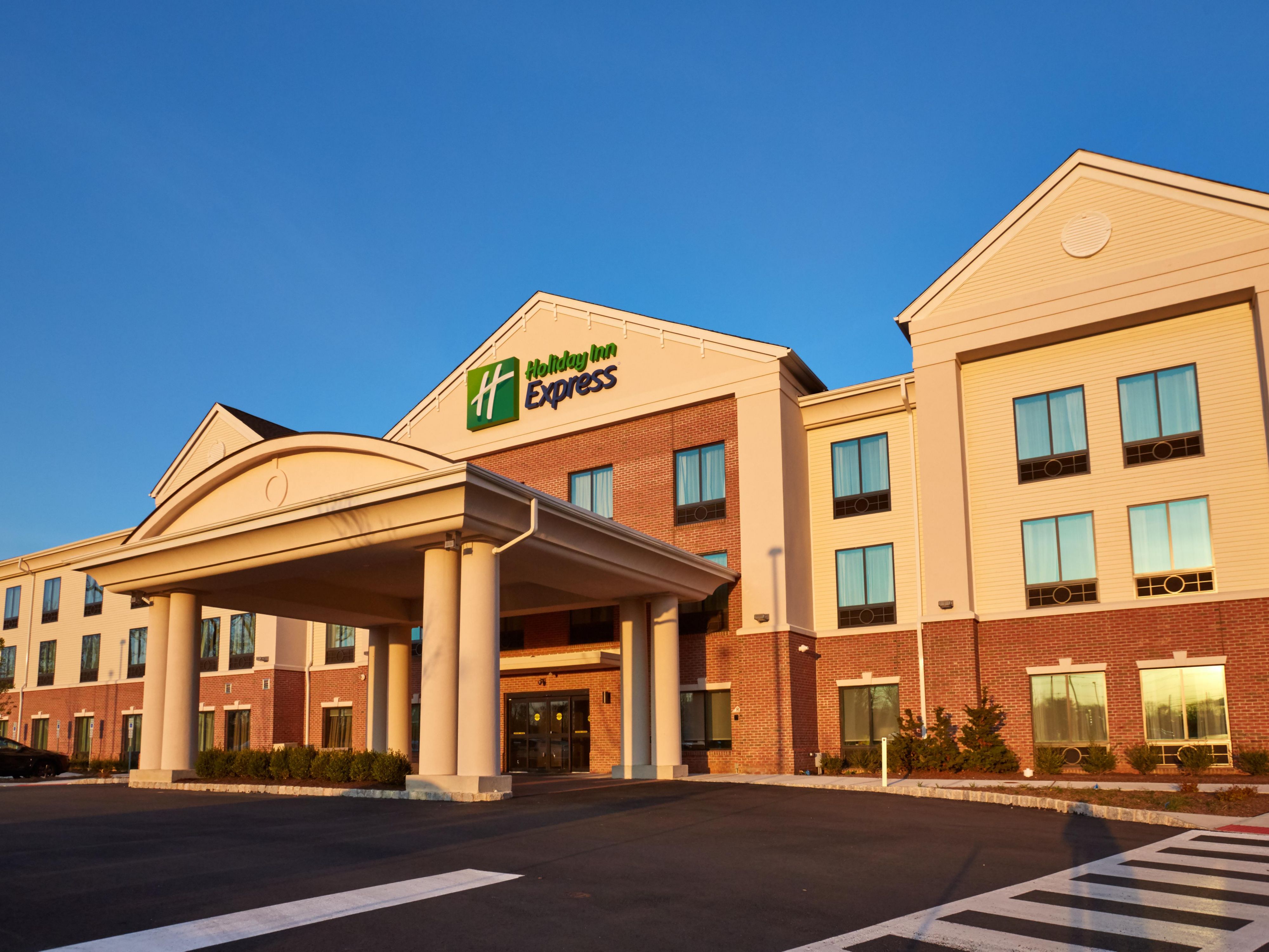 Take advantage of our location and enjoy warm-hearted hospitality.