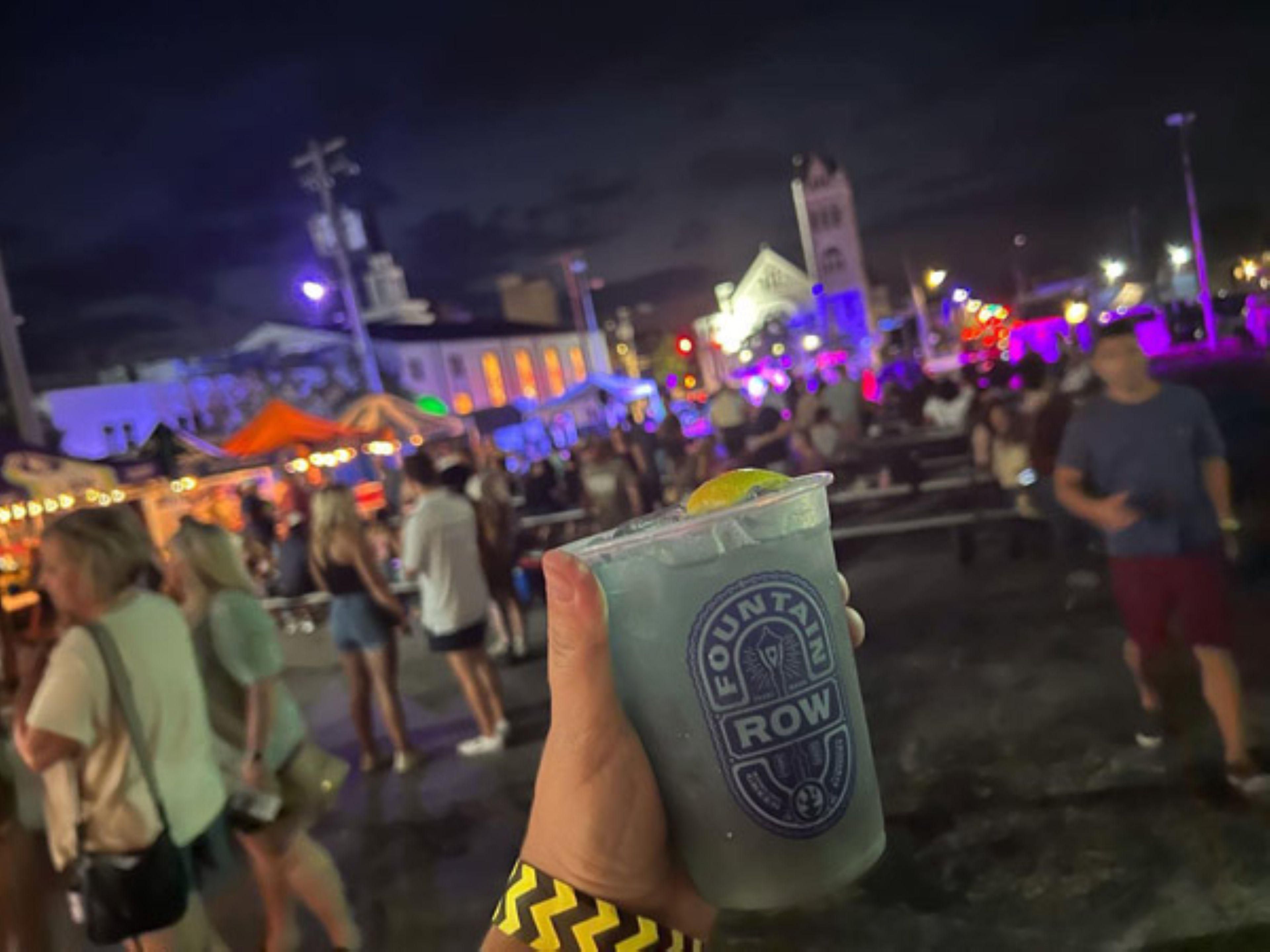 From burgers and pancakes to sushi and curry, it's a guarantee you will find something new to try! Walk to neighboring restaurants, Sonny's BBQ and Roosters Wings, for some southern-style grub. Or, venture into downtown Bowing Green for a variety of local restaurants, bars and more.