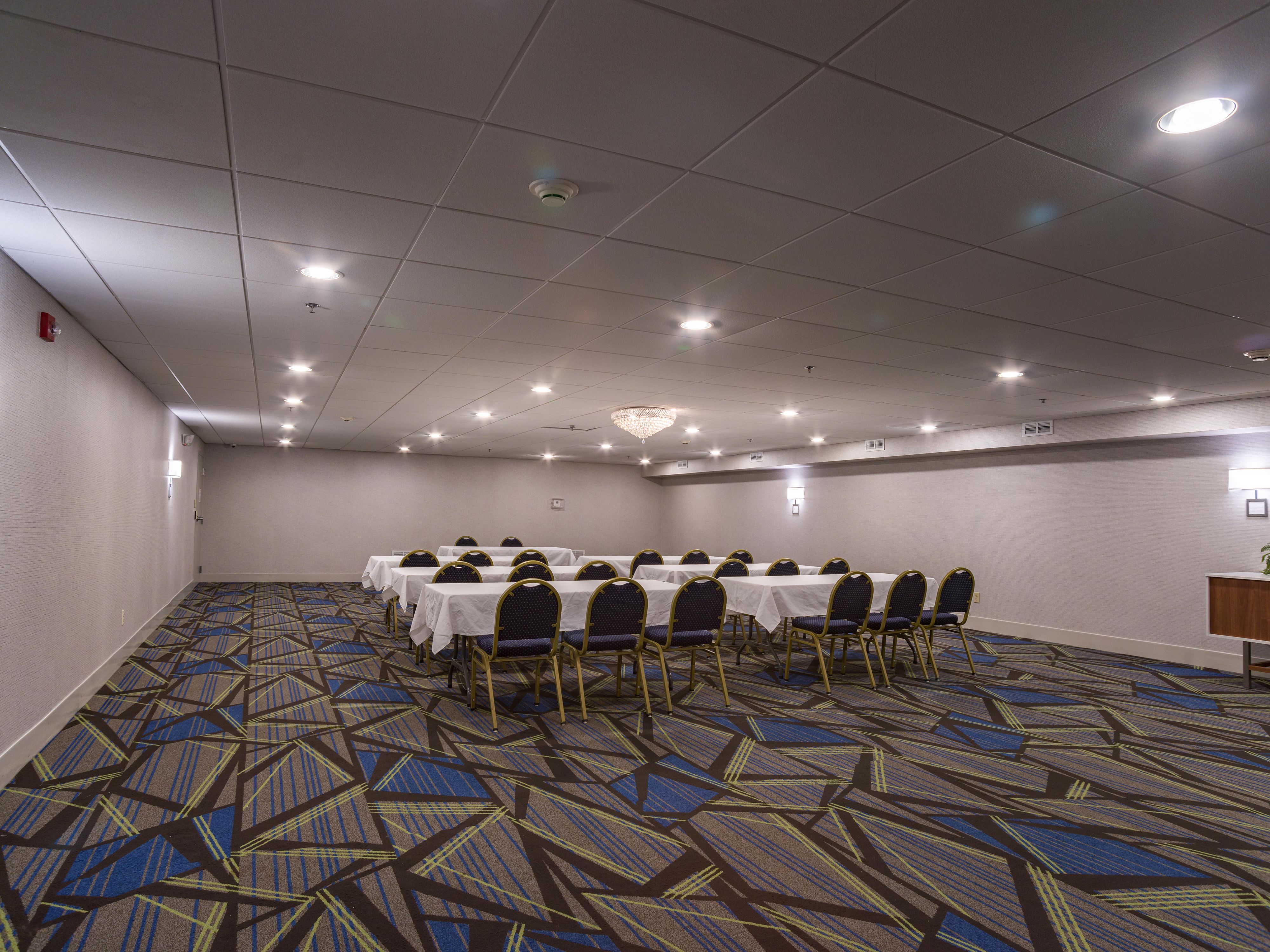 Our flexible meeting room is great for your small boardroom-style event or for a social affair for up to 50 people seated. Included in your meeting room rental we provide Wi-Fi, tables, chairs, and linens. The Thimble Room also offers a separate entrance for your guests. Please contact the sales department at 203-200-7117. 