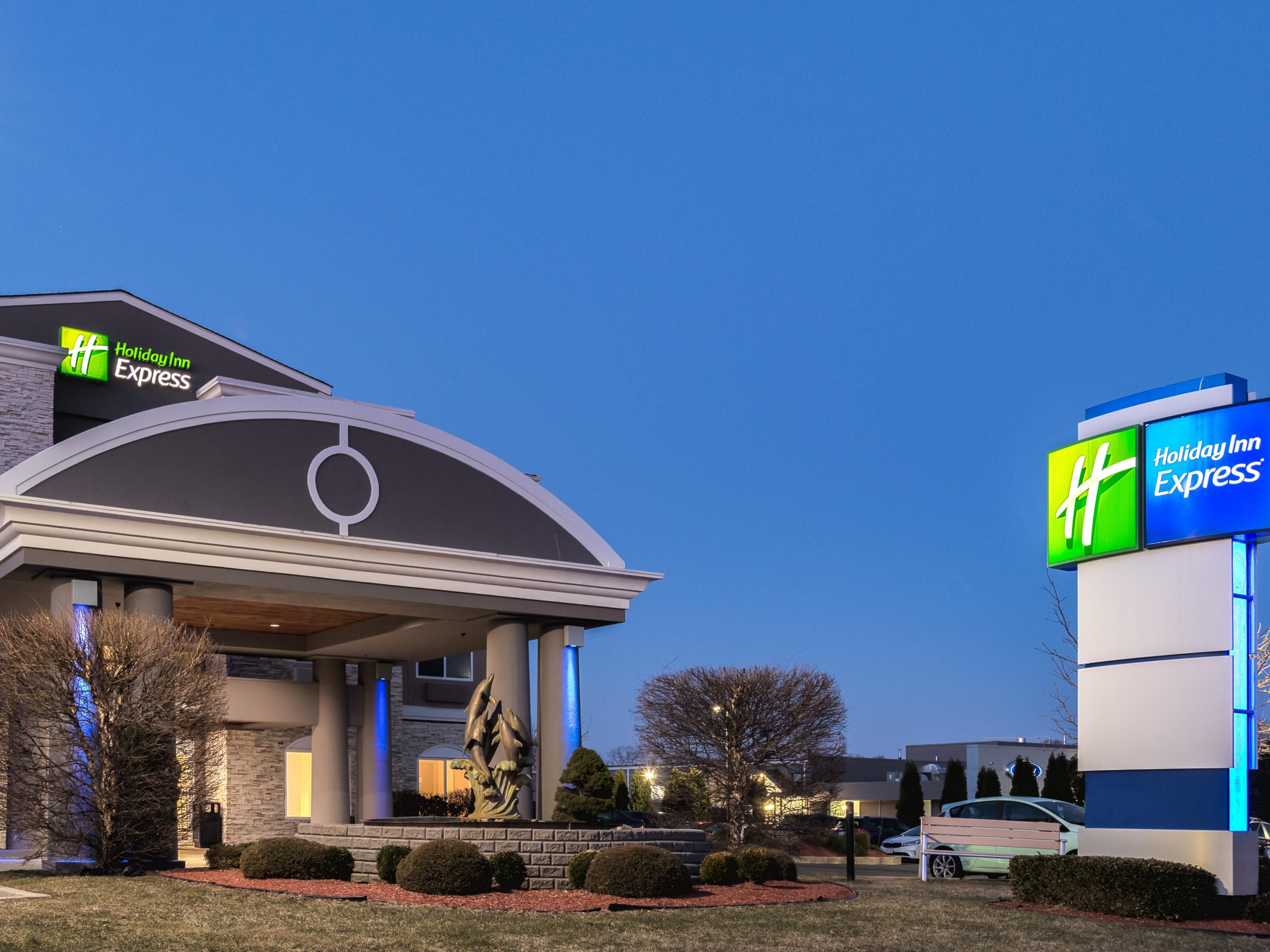Welcome to the Holiday Inn Express Branford!