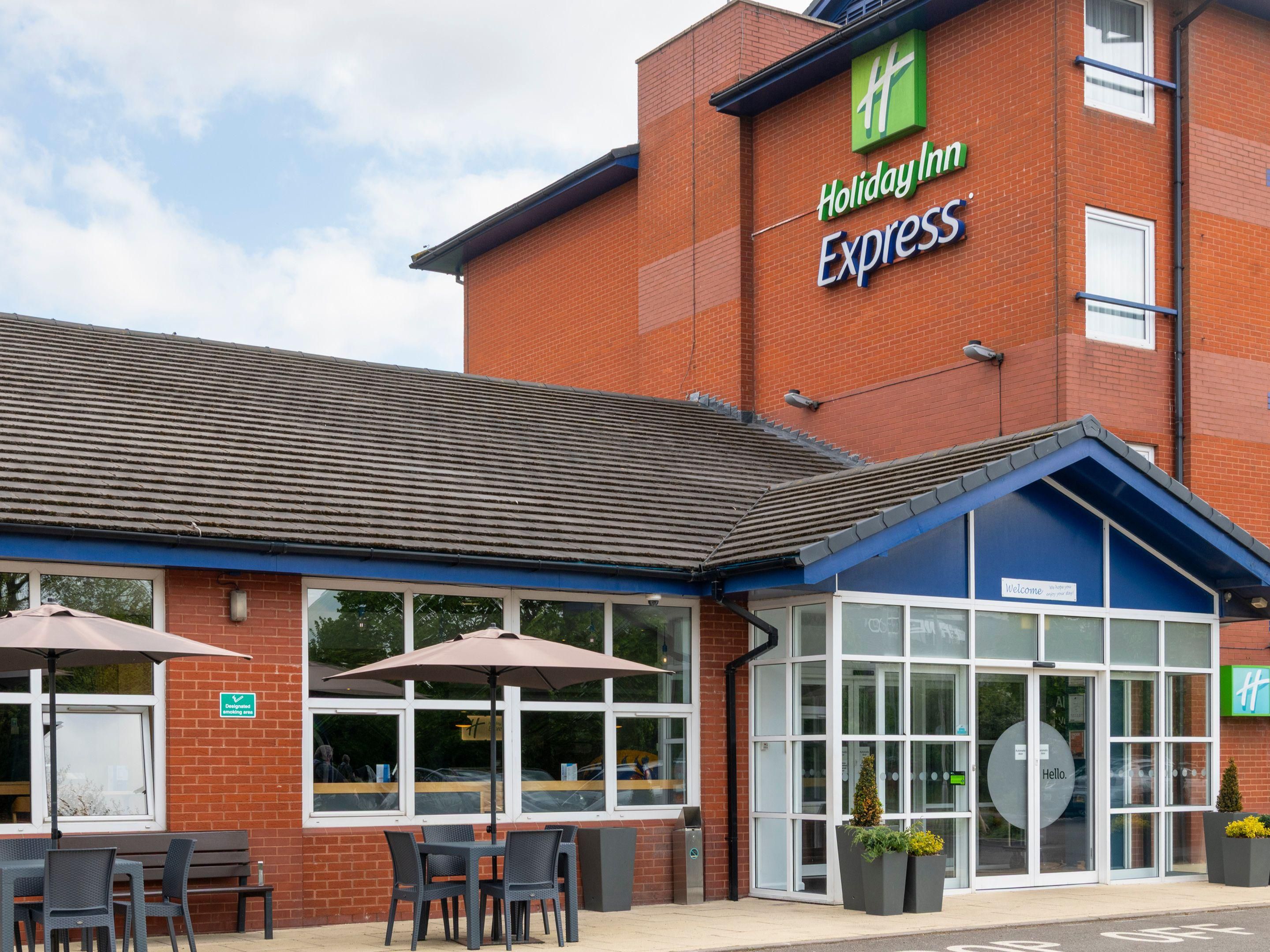 Driving to Burton-upon-Trent? We’ve made it simple with on-site, secure parking for guests at only £5 per night. No pre-booking required—just park and relax knowing your car is nearby. Our location places you minutes from the town centre and train station, with fast links to Derby and Birmingham via the A38.