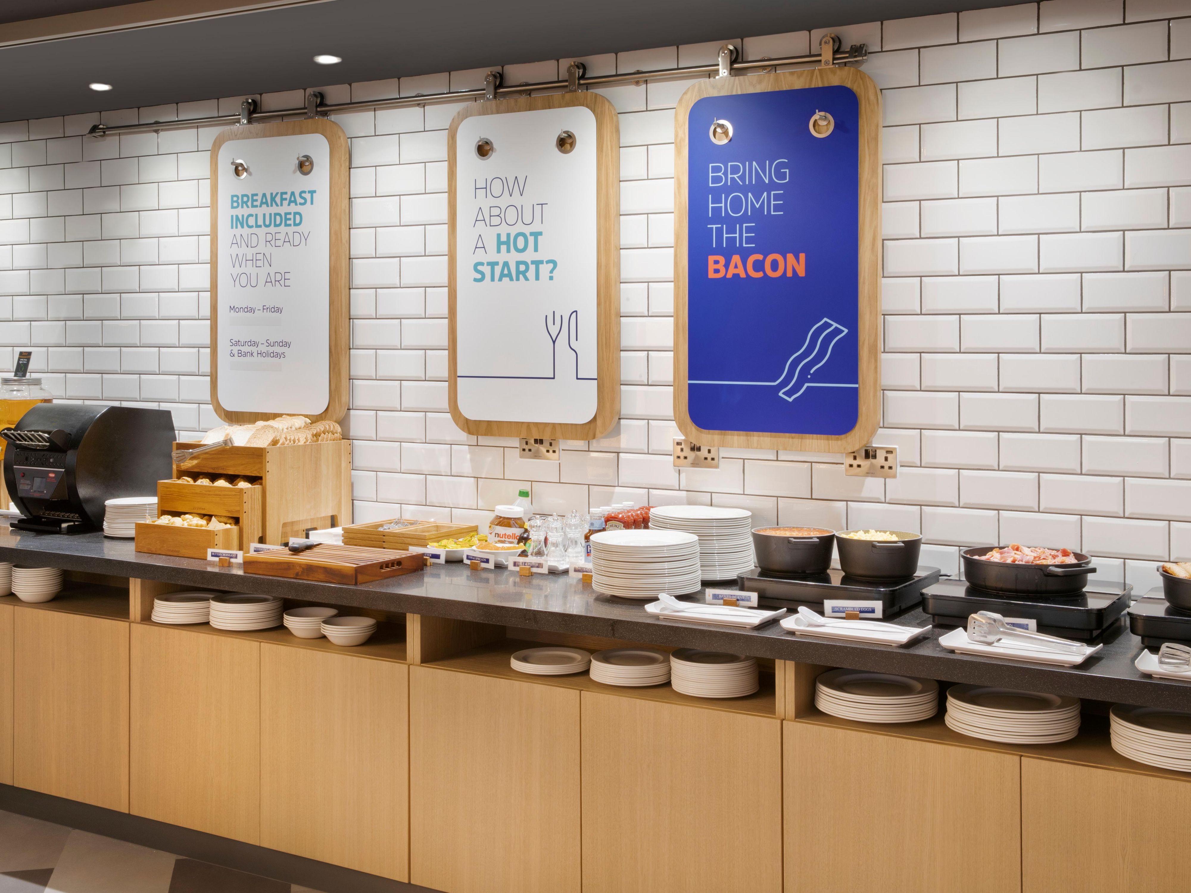 Free, hot, fresh breakfast with the variety you need, including bacon, sausage, scrambled eggs, baked beans, hash browns and tomatoes. Low fat natural yoghurt, fruit compote and fresh fruit. Cereals, muffins, croissants and individual porridge pots.